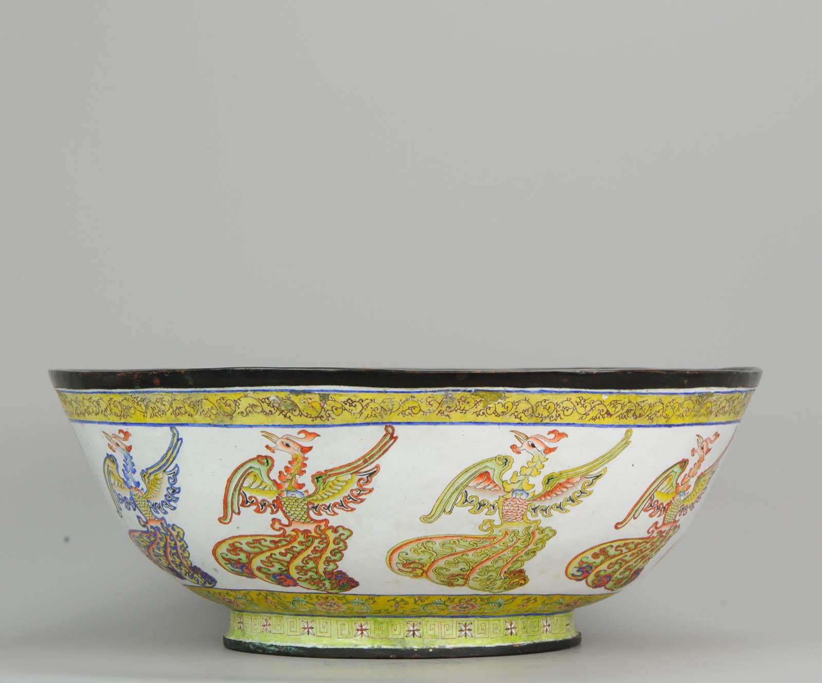 Antique Large Kangxi Marked Bejing Palace Marked Cantonese Bowl Chinese Dragon In Excellent Condition For Sale In Amsterdam, Noord Holland