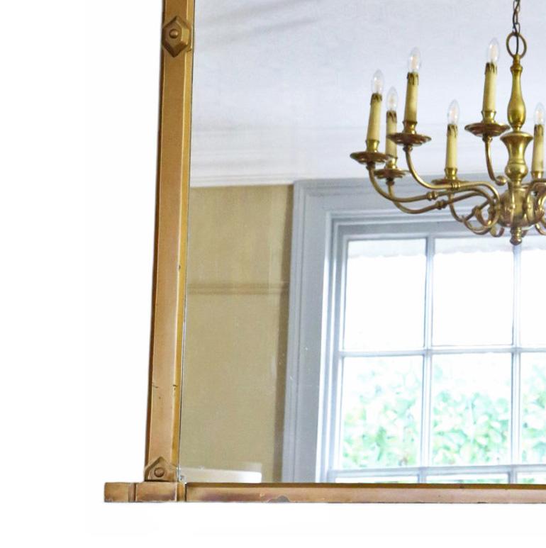 Grand miroir mural doré du 19ème siècle de qualité Arts and Crafts en vente 1