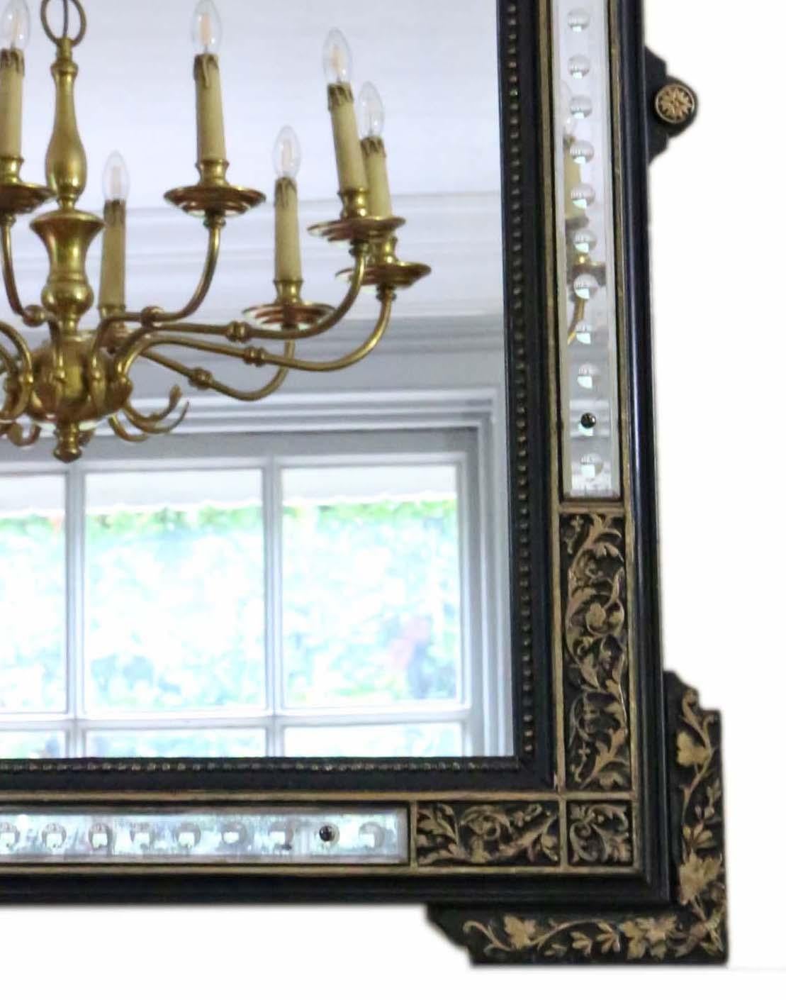 Verre Grand miroir mural ancien de qualité du 19ème siècle, en bois d'ébène français et doré en vente