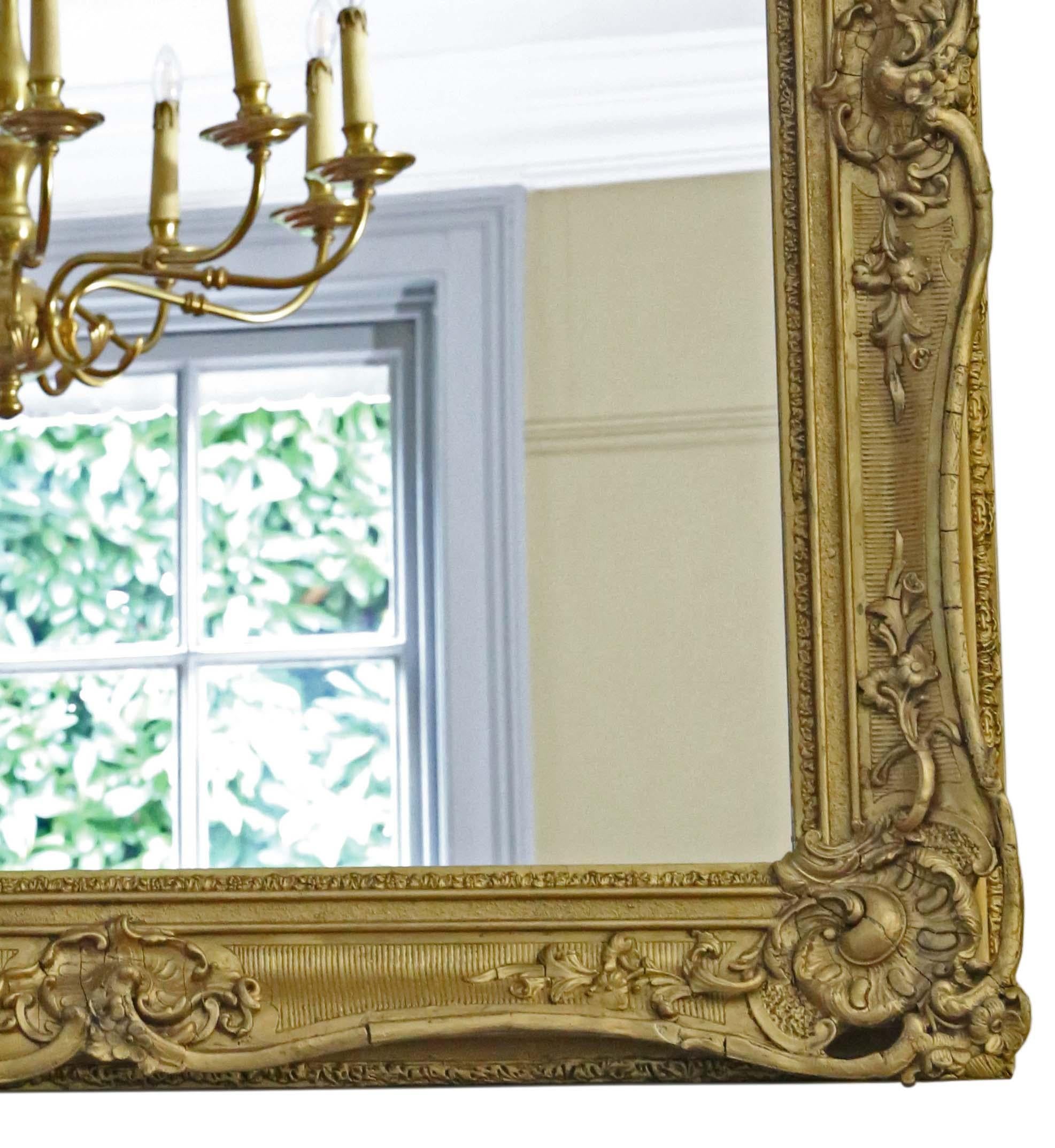 Verre  Antique grand miroir mural doré de qualité du 19ème siècle. en vente