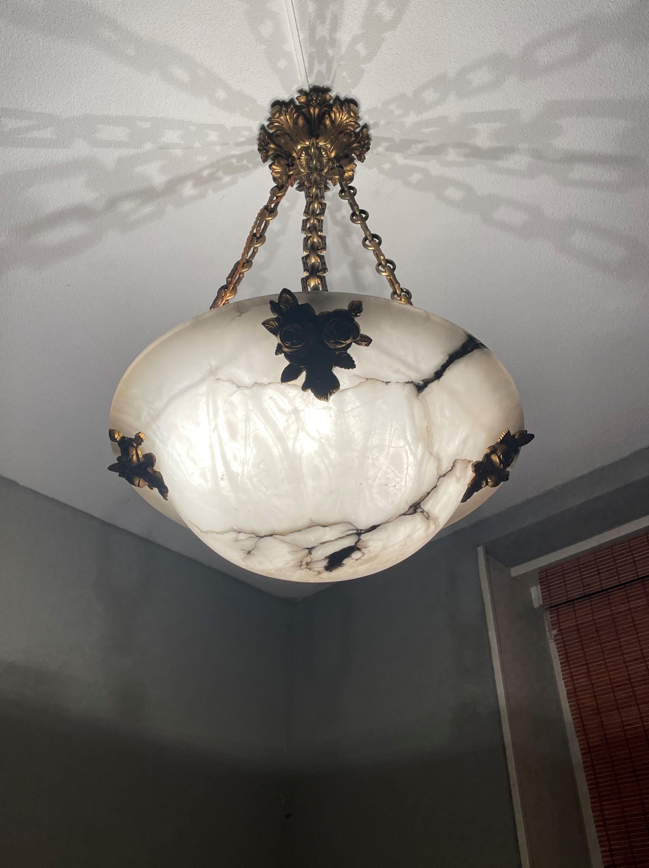 Antique Large 4 Light Alabaster & Gilt Bronze Chains & Roses Pendant Chandelier In Good Condition In Lisse, NL