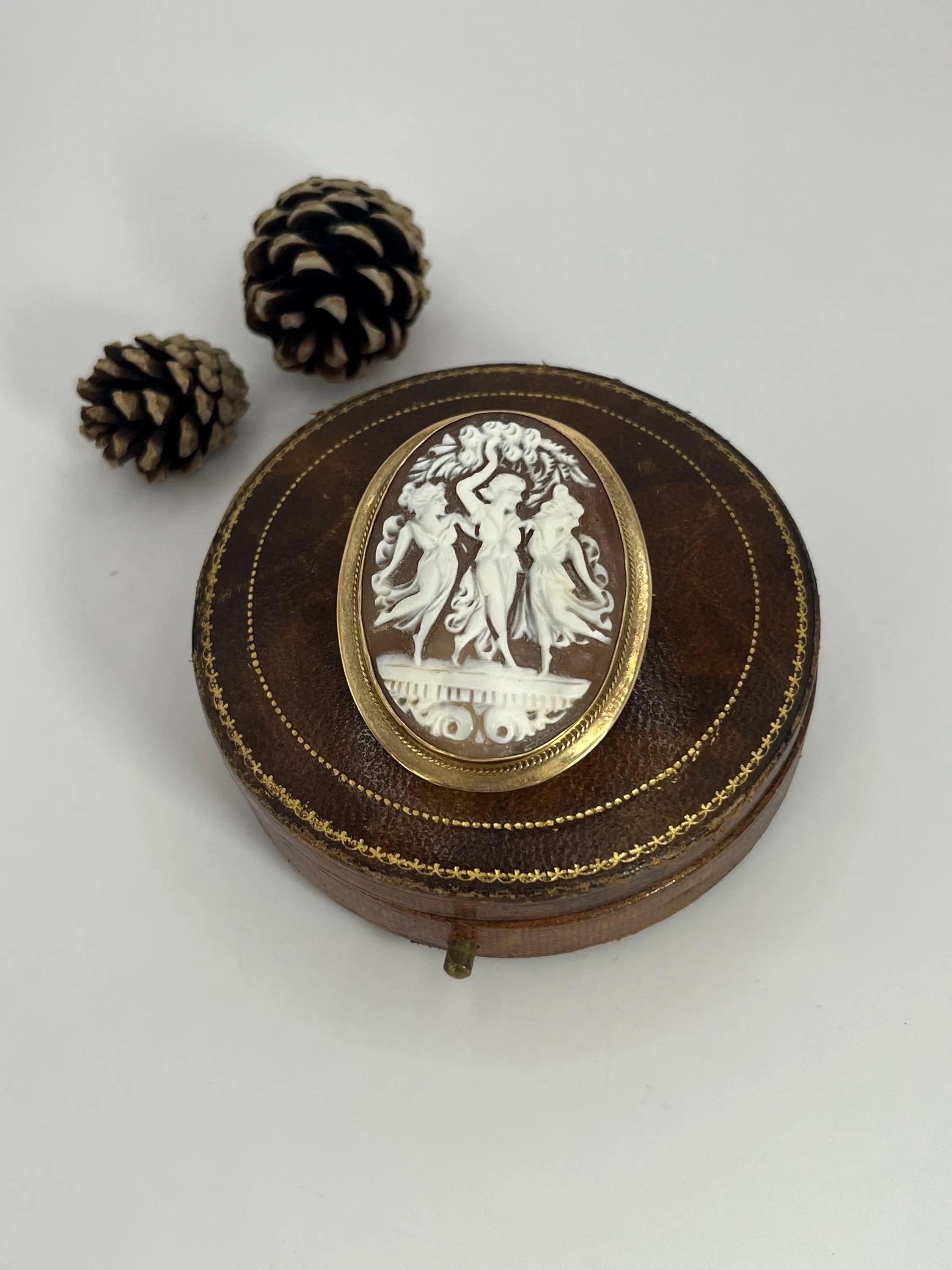 Antique Large 9ct Gold, 1920s Three Graces Shell Cameo Portrait Brooch For Sale 9