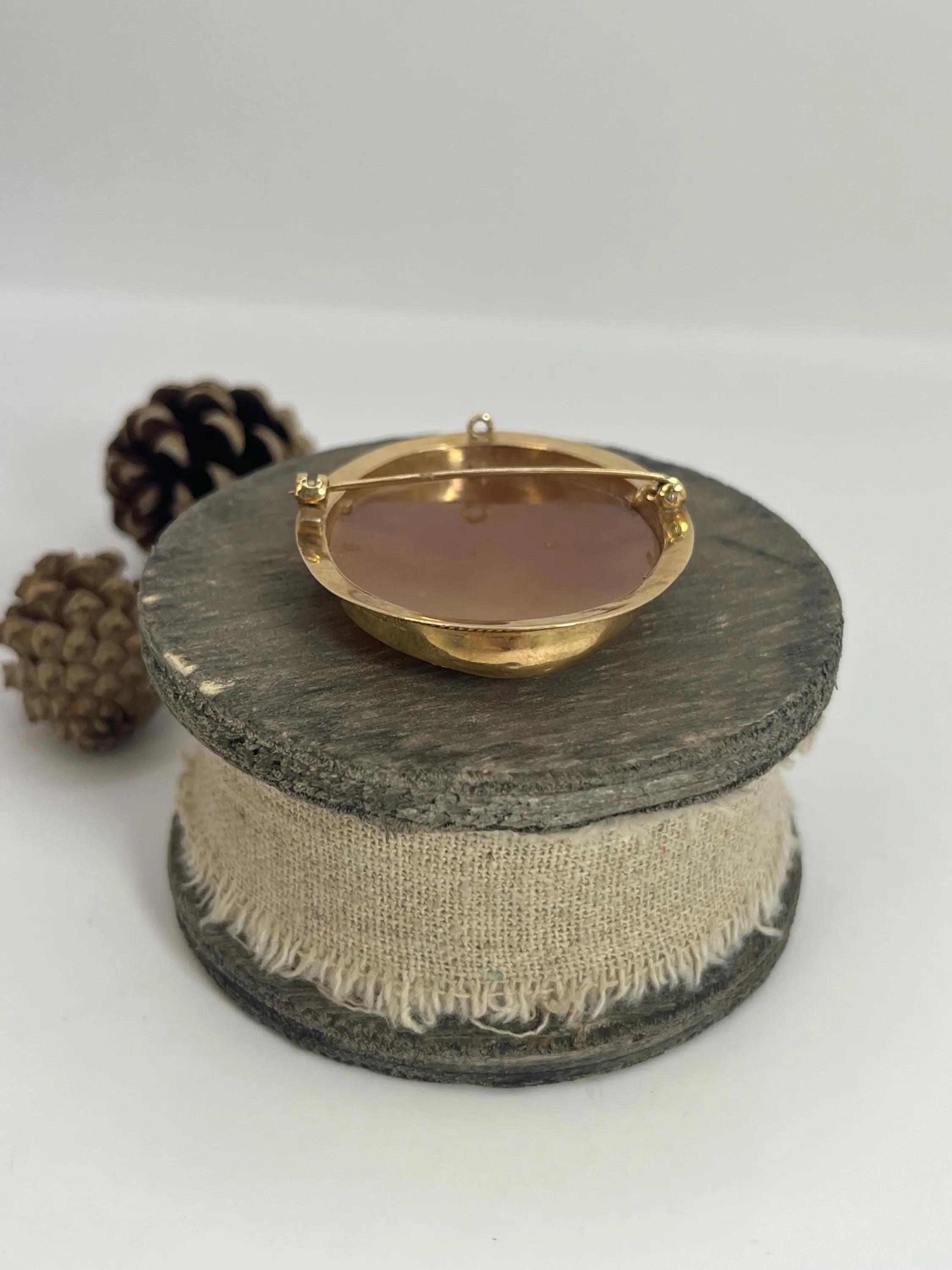 Women's or Men's Antique Large 9ct Gold, 1920s Three Graces Shell Cameo Portrait Brooch For Sale