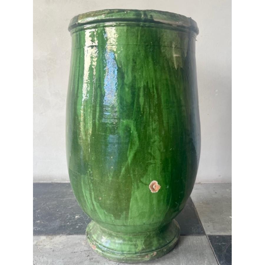 Large Antique Anduze Pot

Dimensions: 16.25”DIA x 28”H


