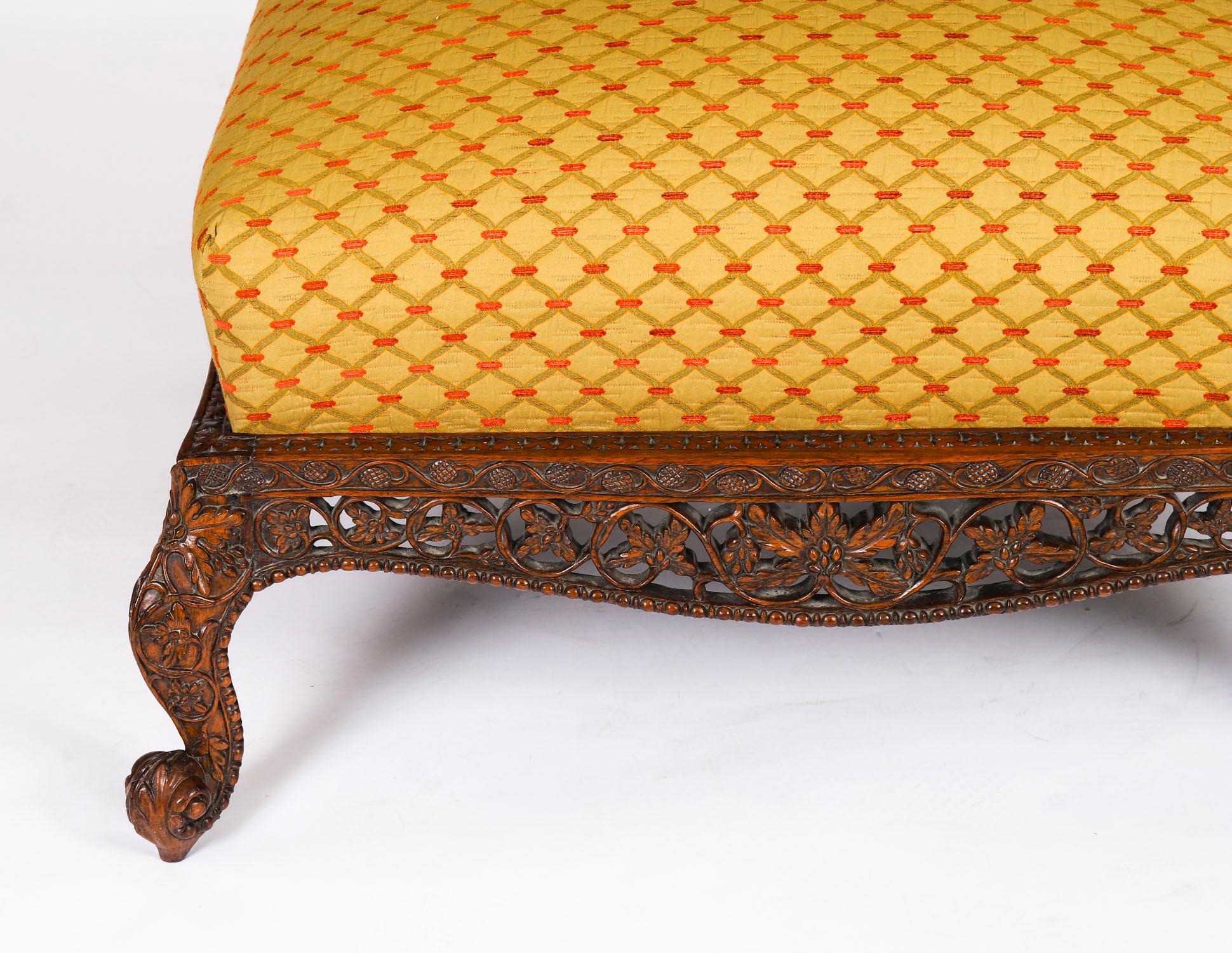 Antiguo Gran Taburete Angloindio Otomano Mesa de centro Siglo XIX Indio en venta