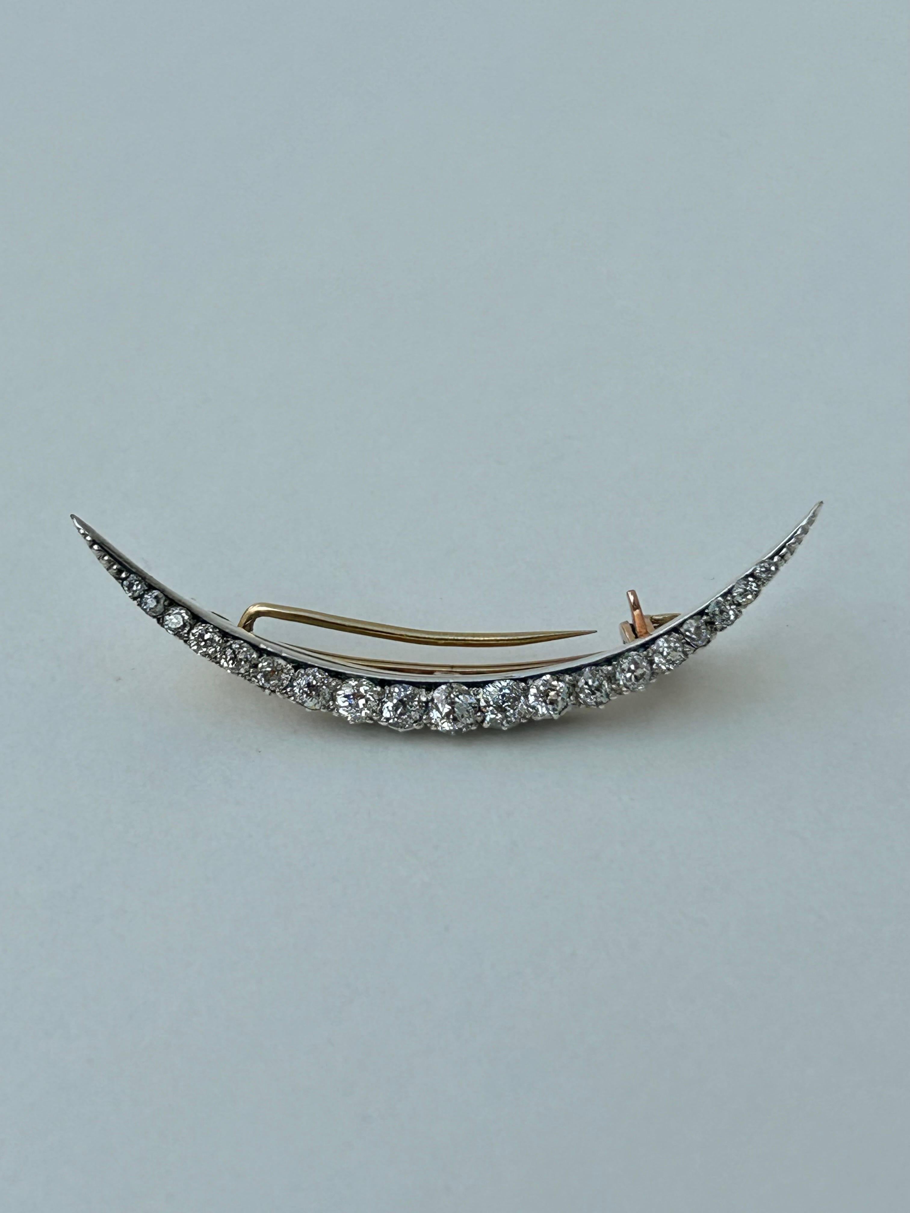 Antique Large Approx 1.80ct Diamond Crescent Brooch in Gold 

double pin for added security 
the most exquisite diamond crescent, truly beautiful 

The item comes without the box in the photos but will be presented in an Howard’s Antiques gift box
