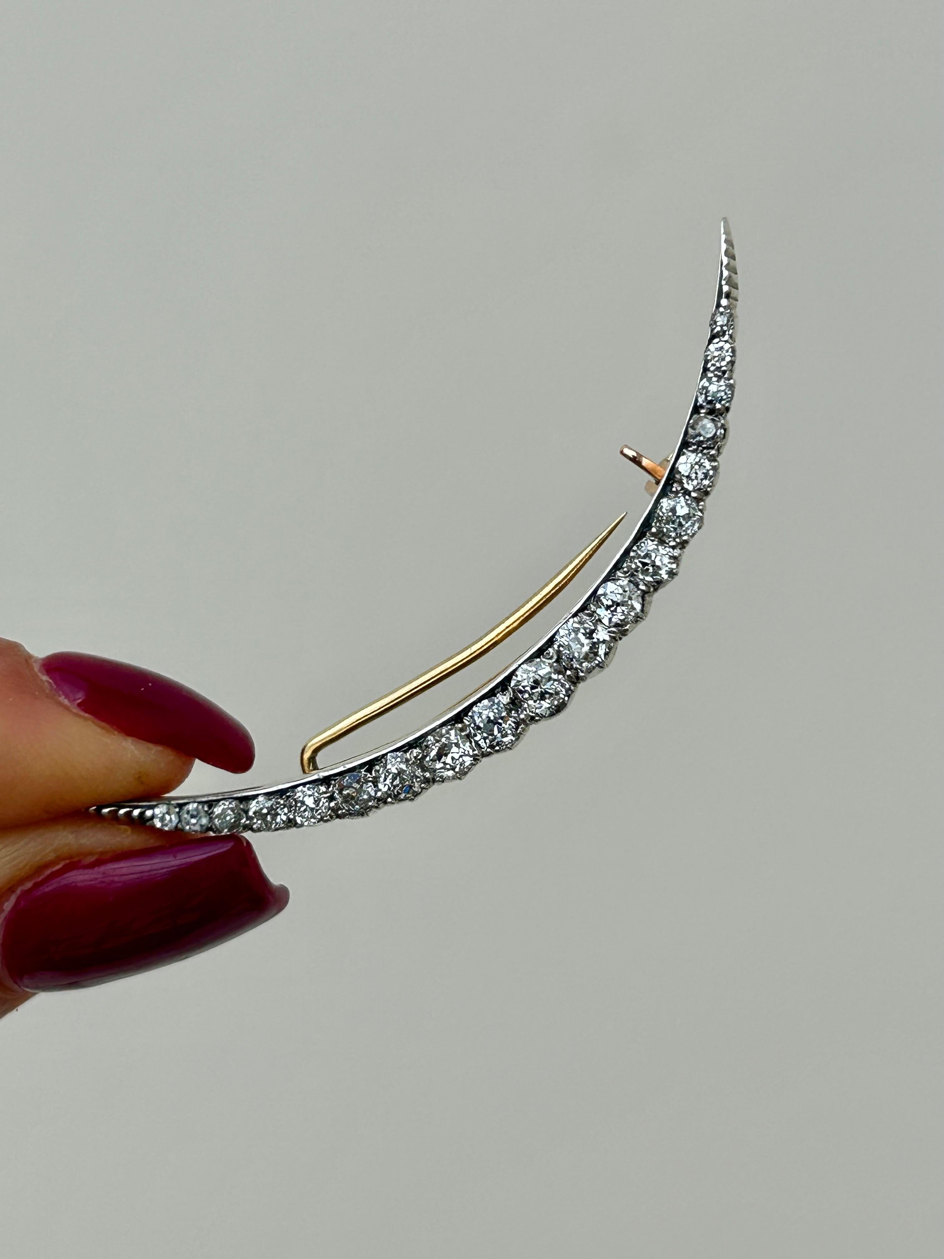 Antique Large Approx 1.80 Carat Diamond Crescent Brooch in Gold For Sale 1