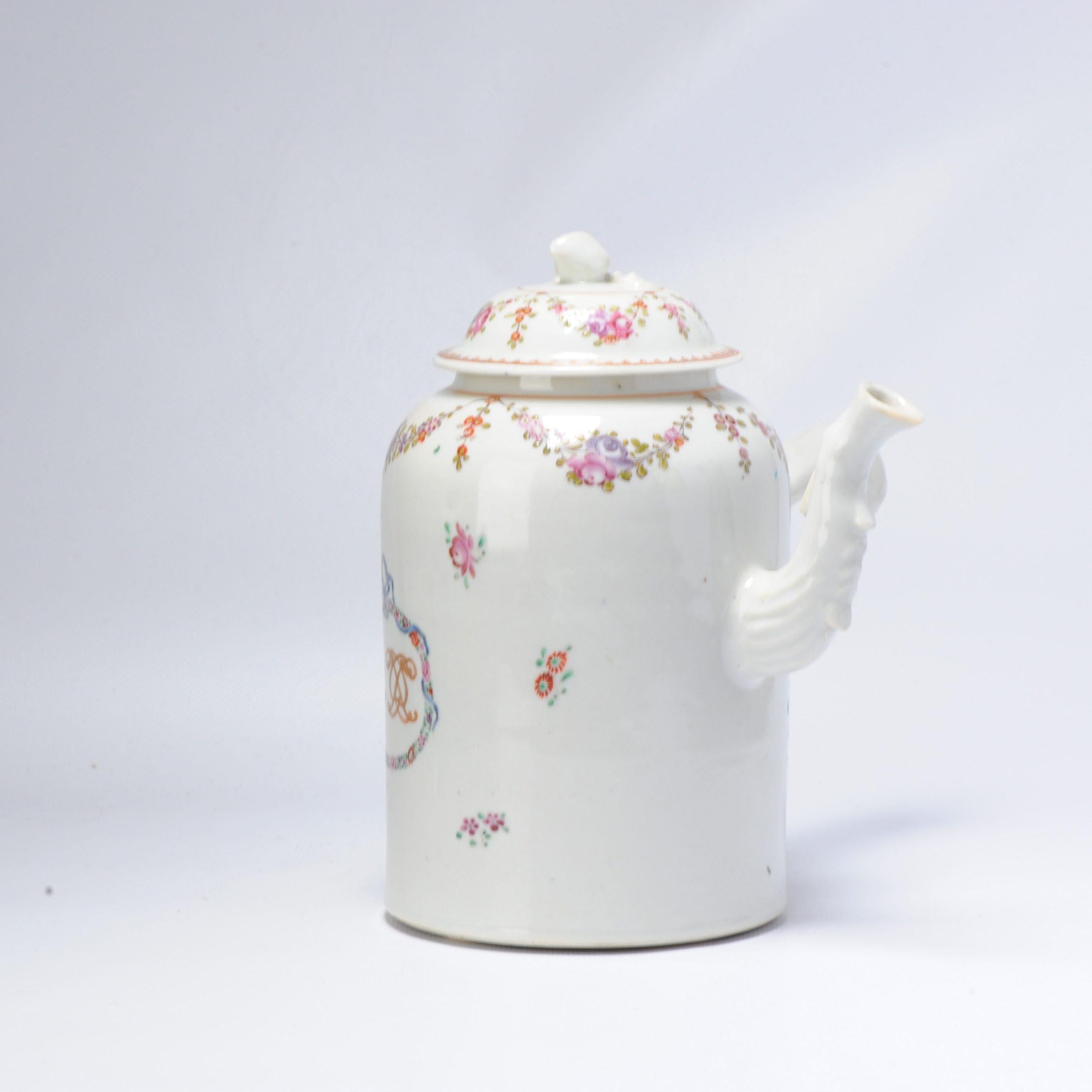 Grand pot à chocolat armorié Qing en porcelaine chinoise Chine de Commande Bon état - En vente à Amsterdam, Noord Holland