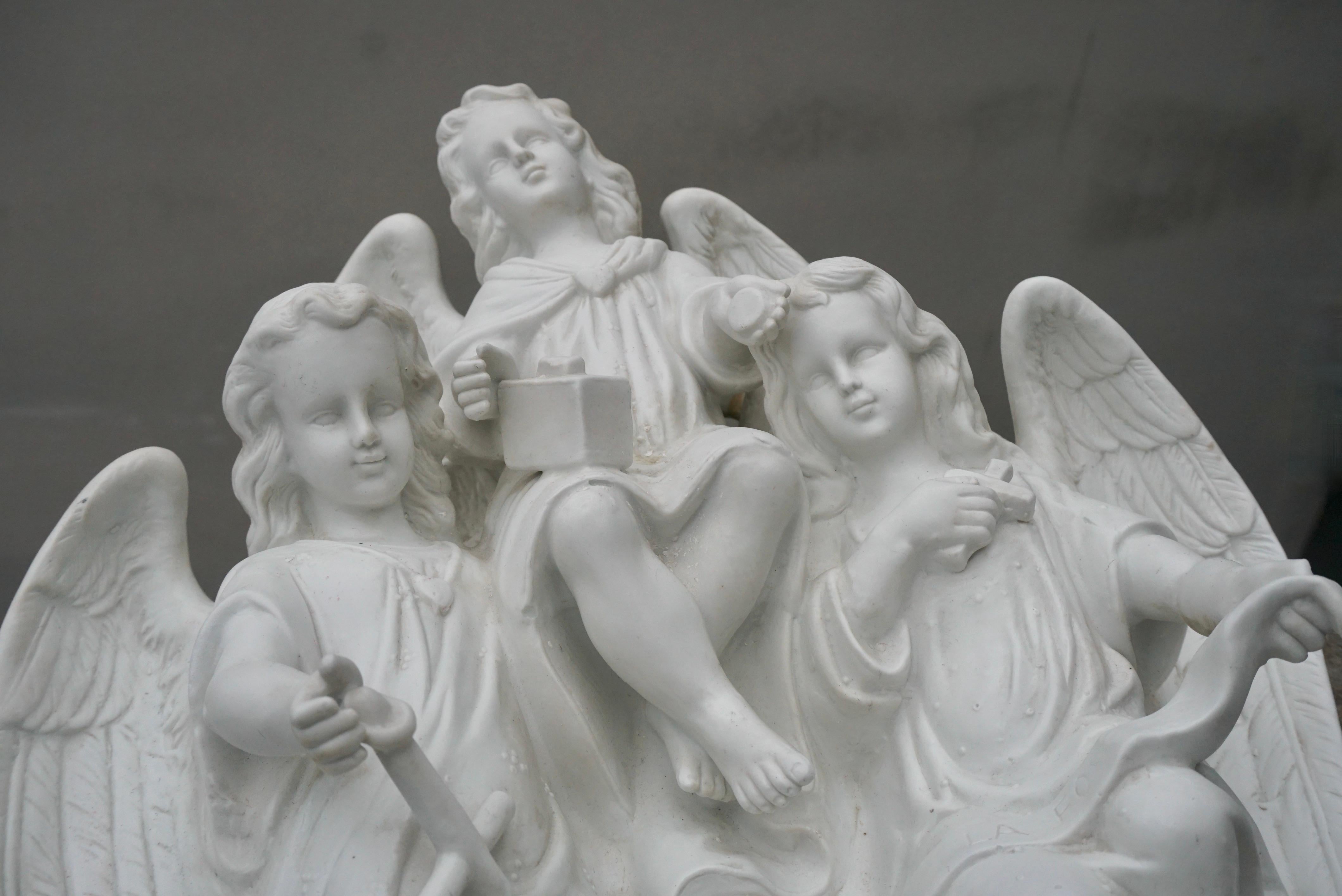 Antike große Heilige Wasserkanne aus Biskuitporzellan mit Engeln aus Biskuit im Angebot 6
