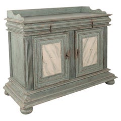 Ancienne armoire d'appoint en chêne peint en bleu de Suède