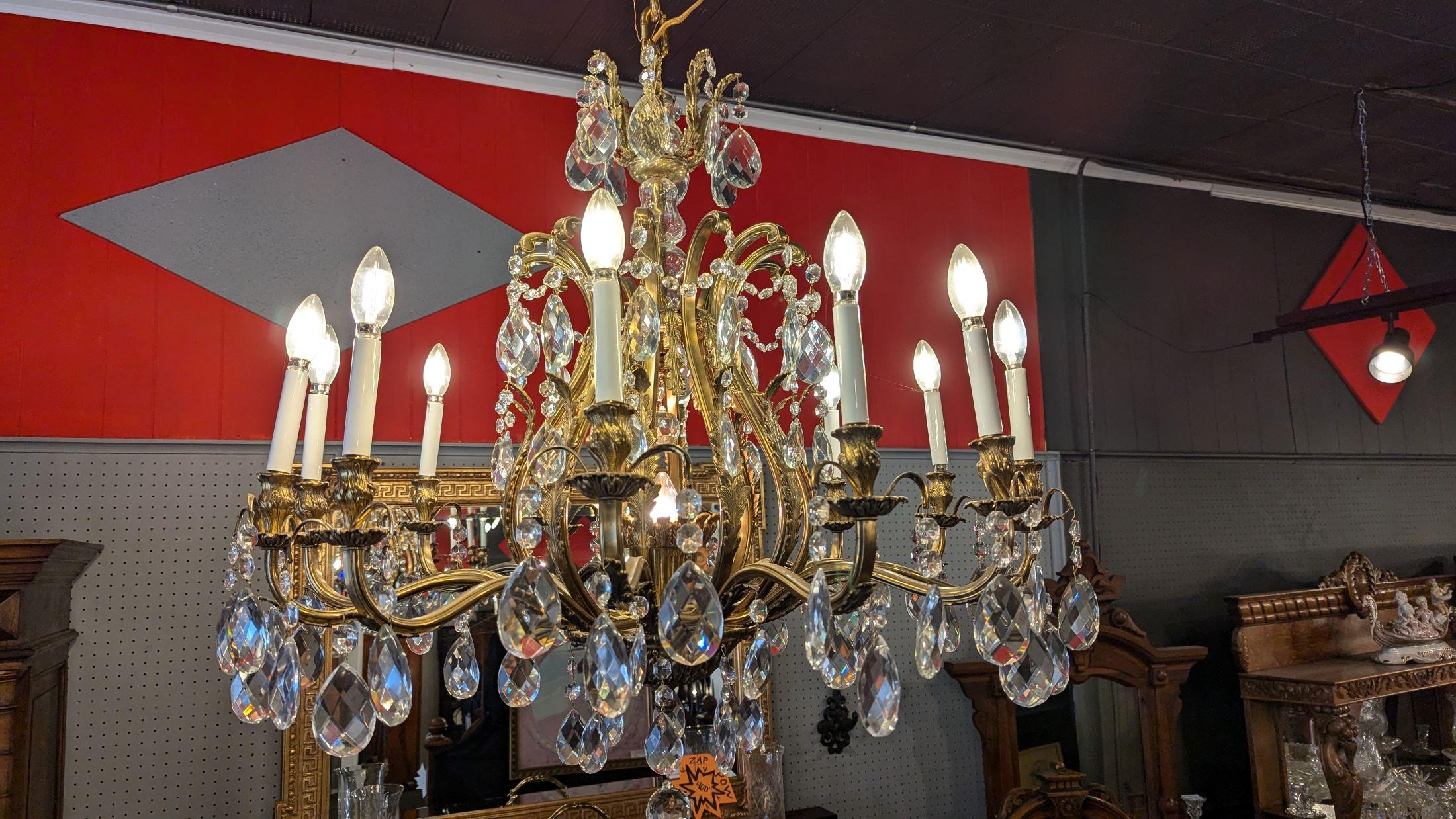 Antique Large Brass Chandelier In Good Condition For Sale In Pueblo, CO