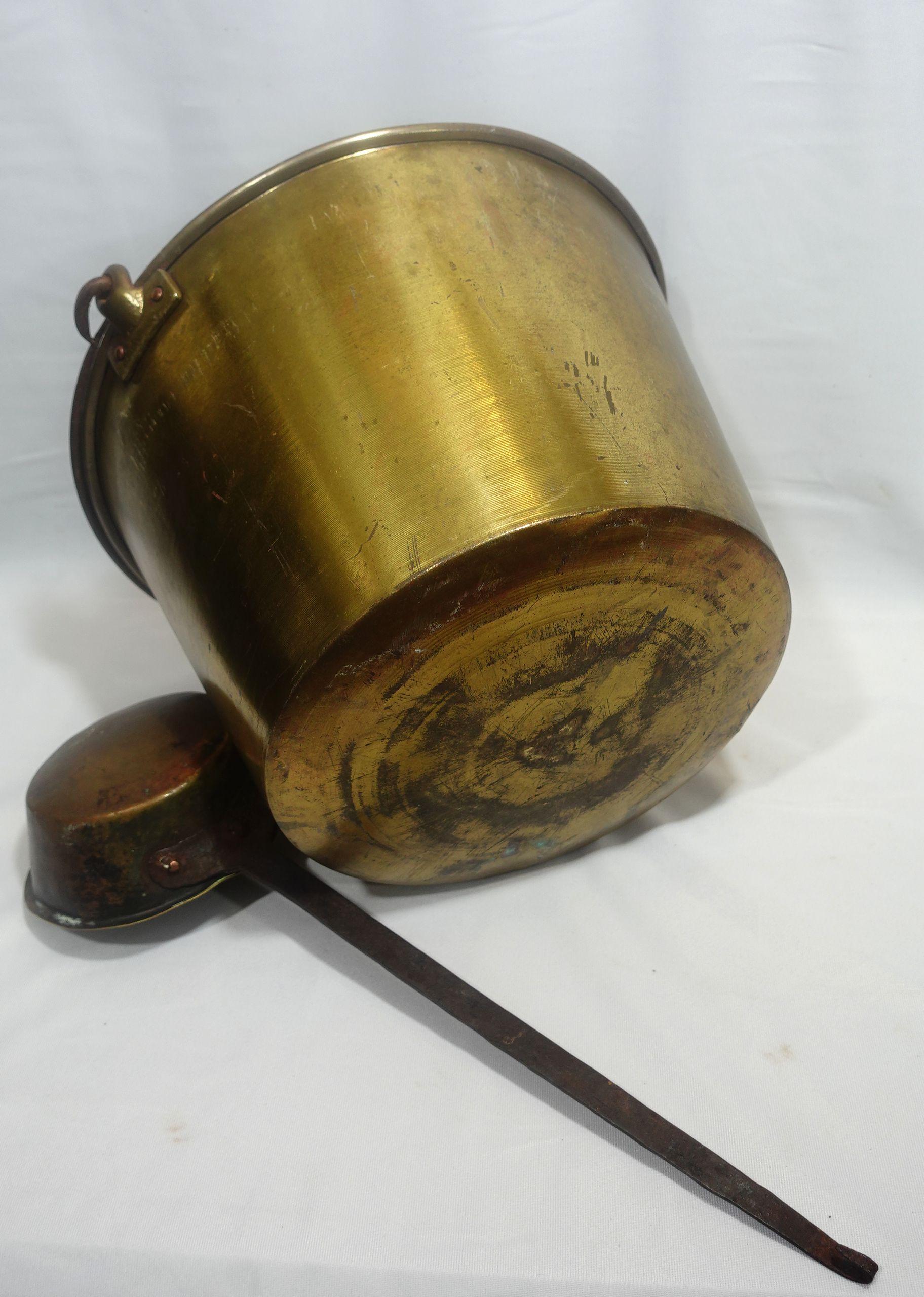 Antique Large Brass Handled Bucket and A Handled Brass Pot (13-CB3) For Sale 2