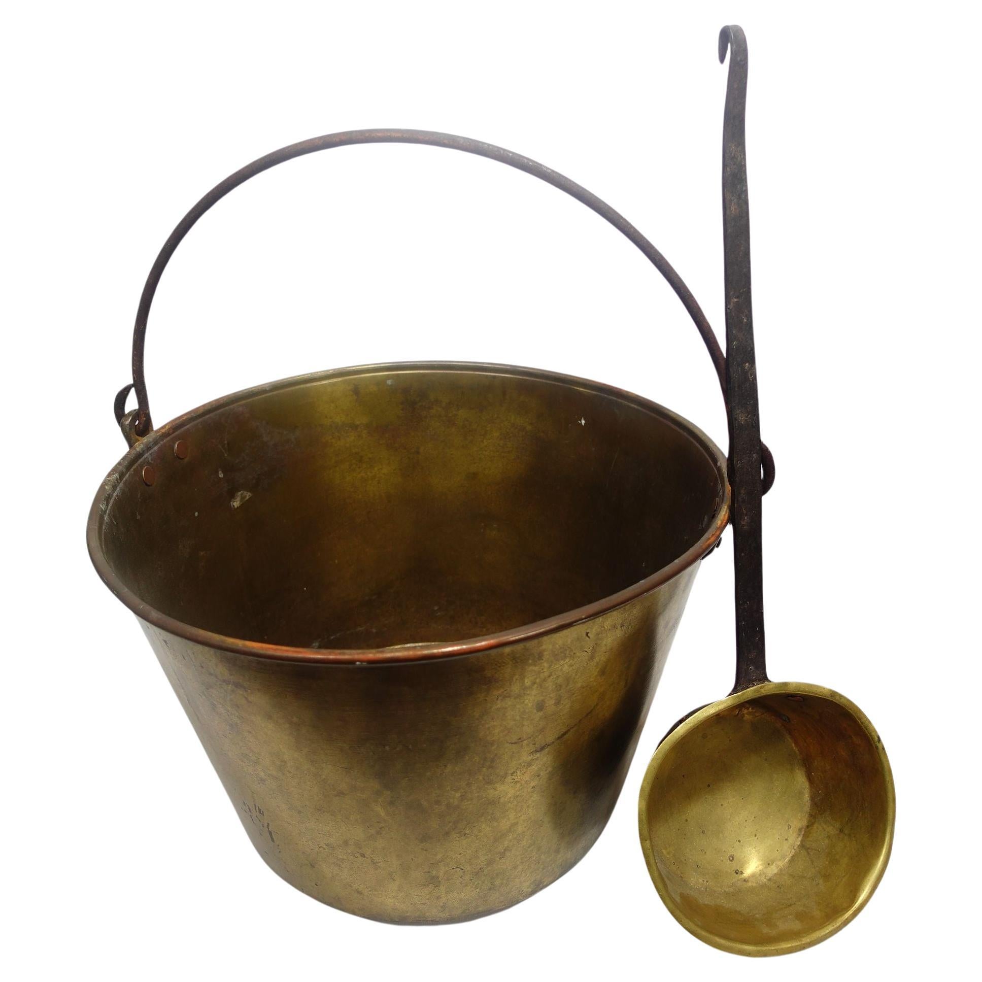 Antique Large Brass Handled Bucket and A Handled Brass Pot (13-CB3) For Sale