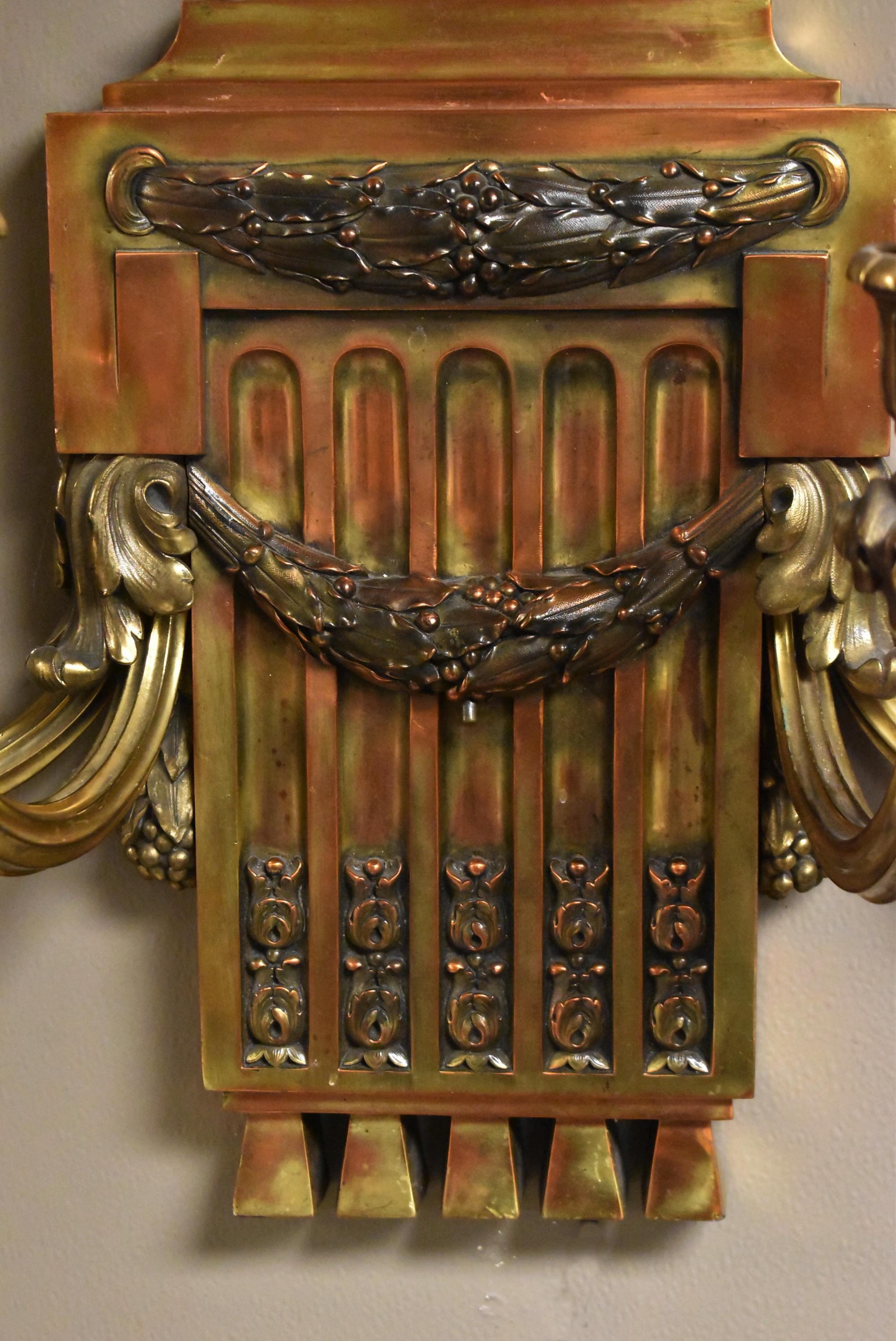 Antike, große, neoklassizistische Caldwell-Wandleuchter, vier Arme, Bronze (Neoklassisch) im Angebot