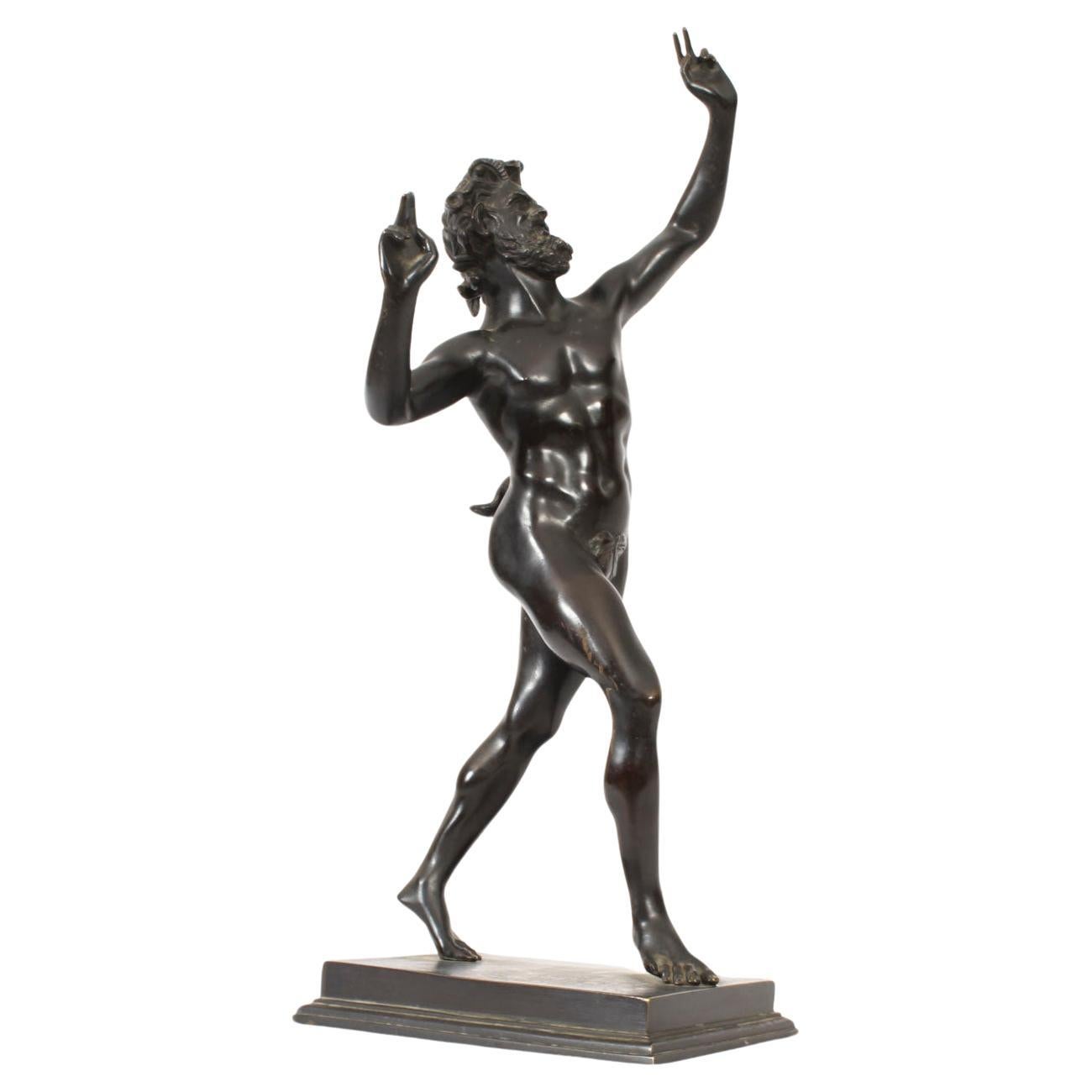 Grand bronze ancien représentant un pan dansant du Musée de Naple, années 1870