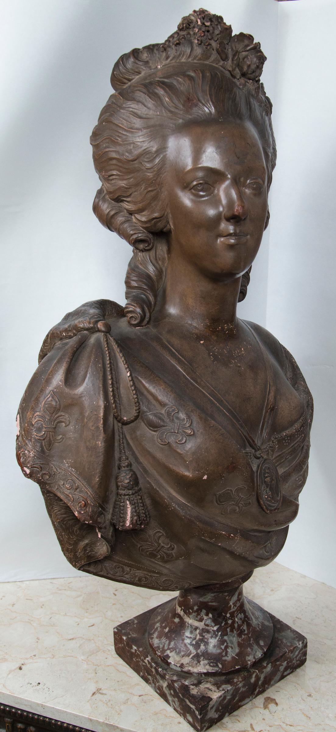 Antique Large Bust in Terracotta of Marie Antoinette For Sale 3
