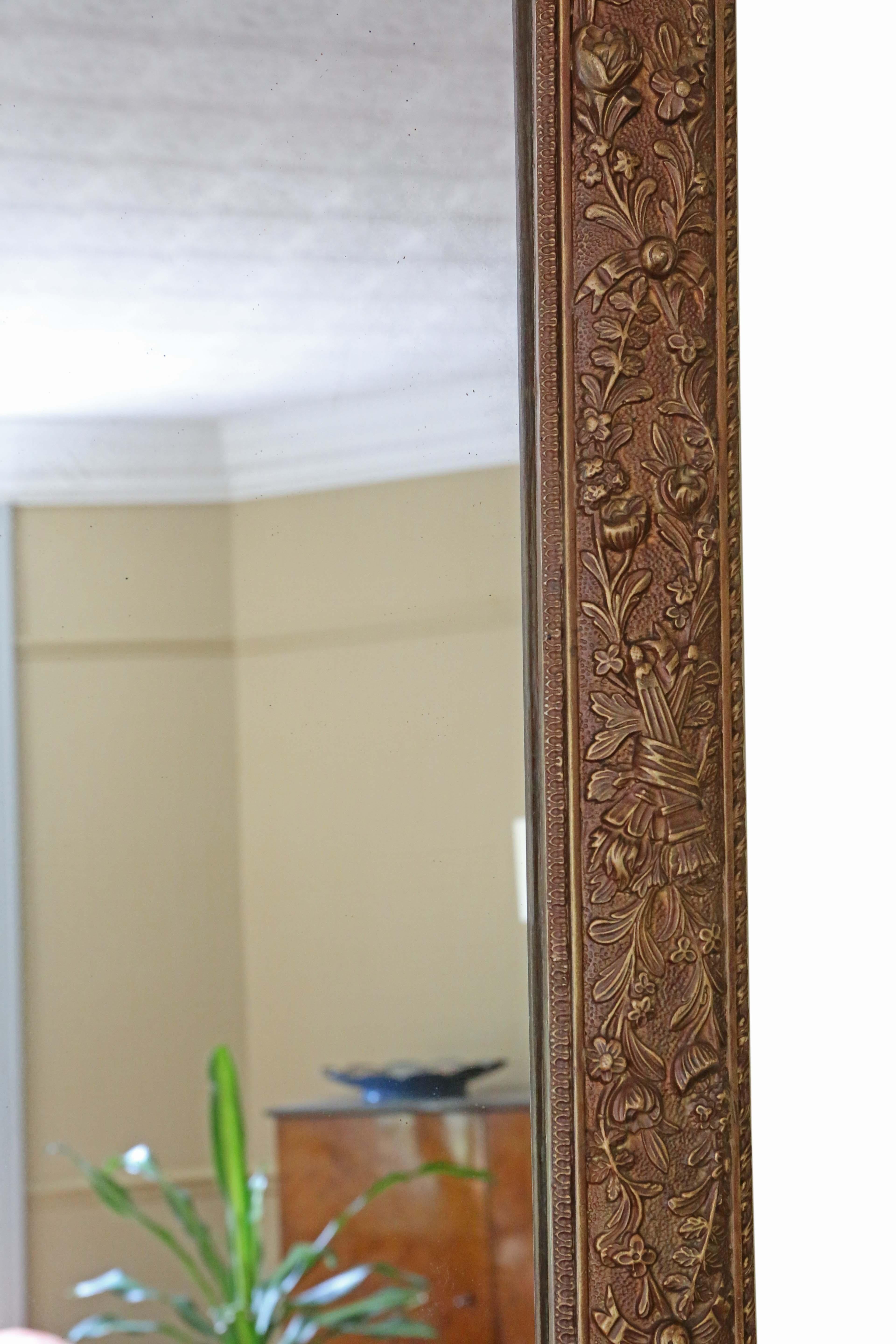 Antique Mirror grande del C1900 dorato e di qualità con design ornato in vendita 1