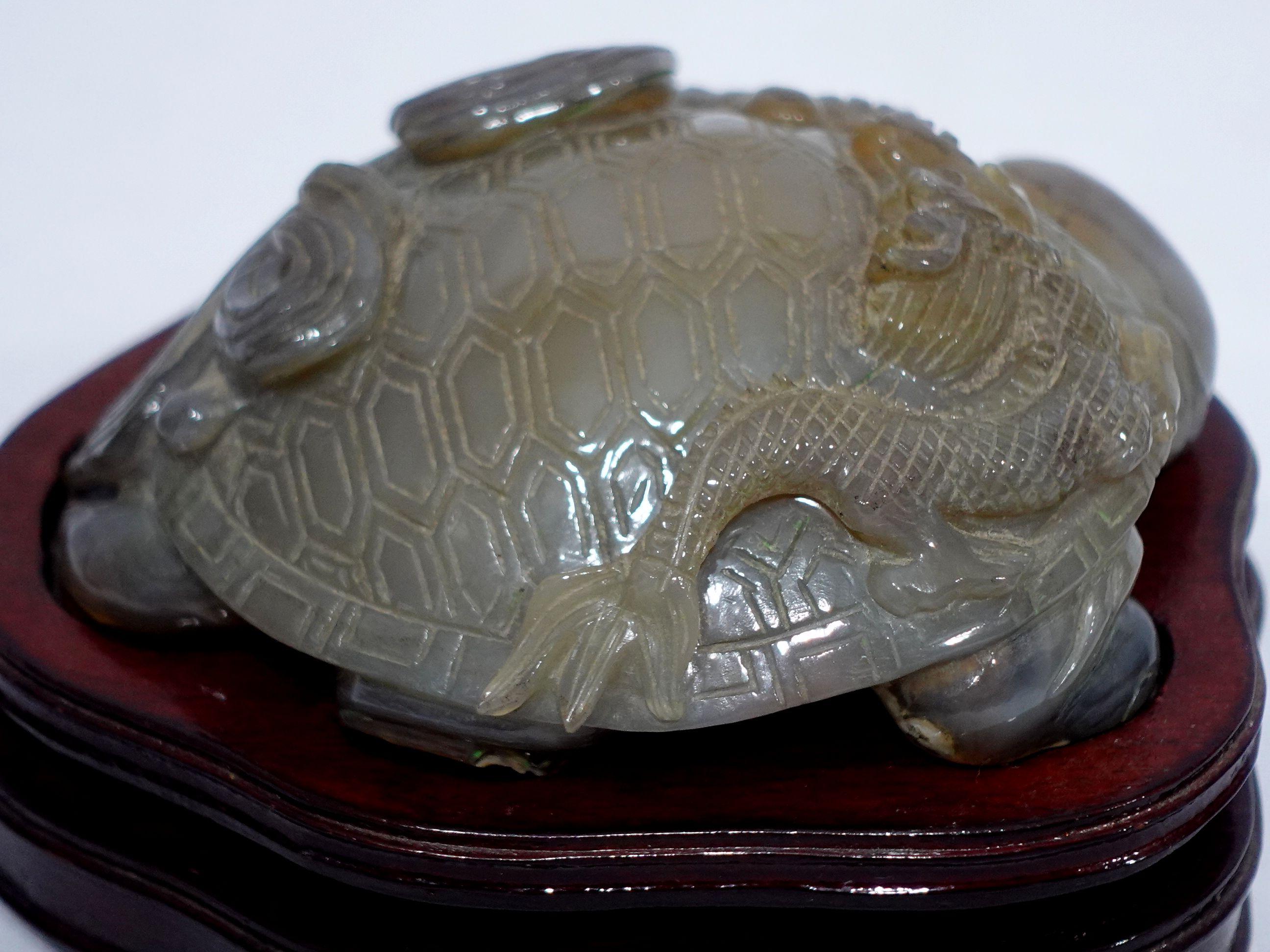 Antique Large Chinese Carved Agate Animal Group #2, 19th Century For Sale 2