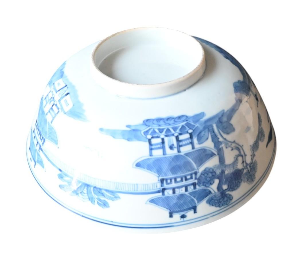 Antike große blau-weiße chinesische Porzellanschale aus dem 18. Jahrhundert im Angebot 2