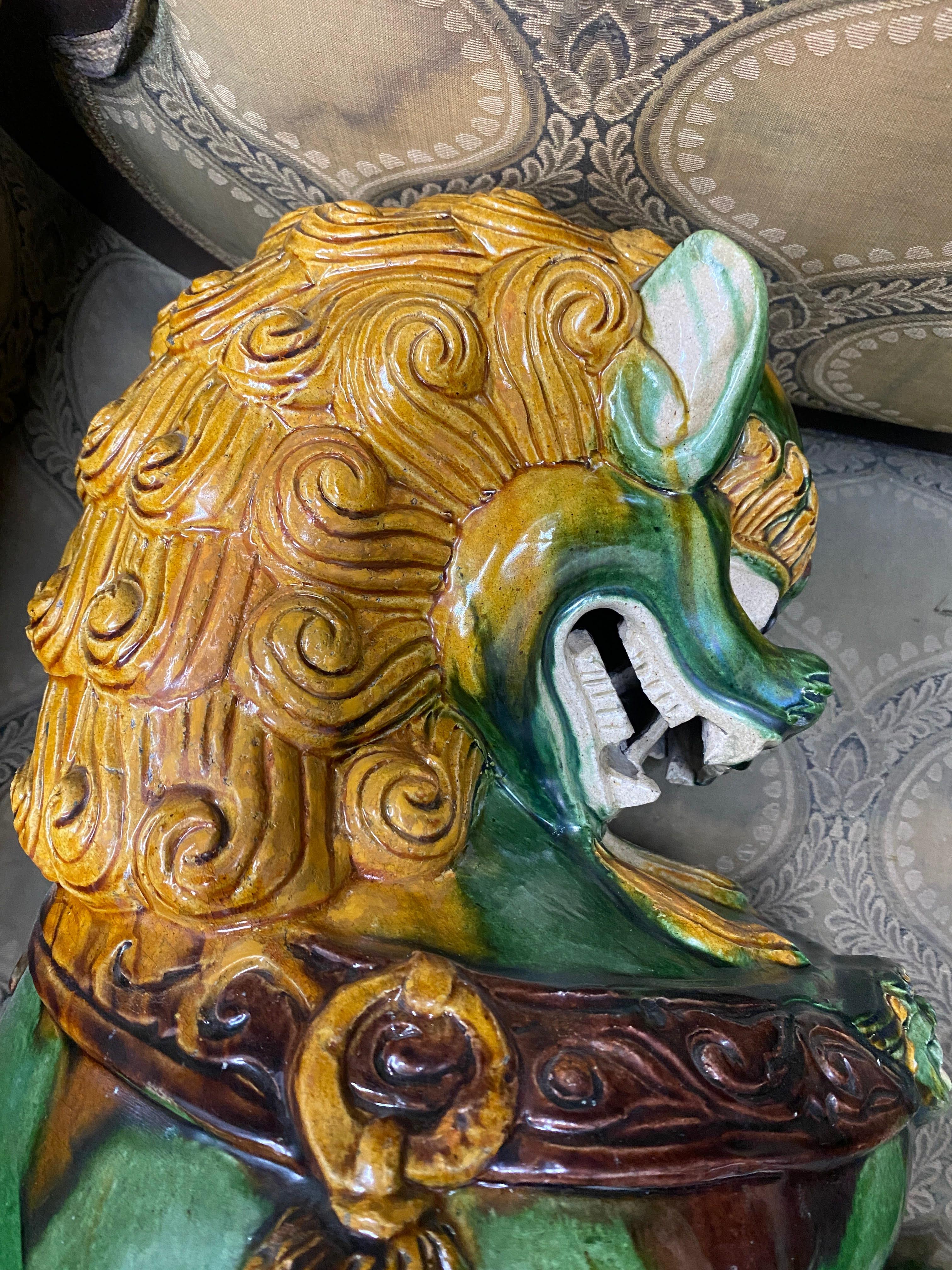 Antiker großer chinesischer Shanxi-glasierter Keramik- Foo-Hunde aus Keramik im Angebot 4