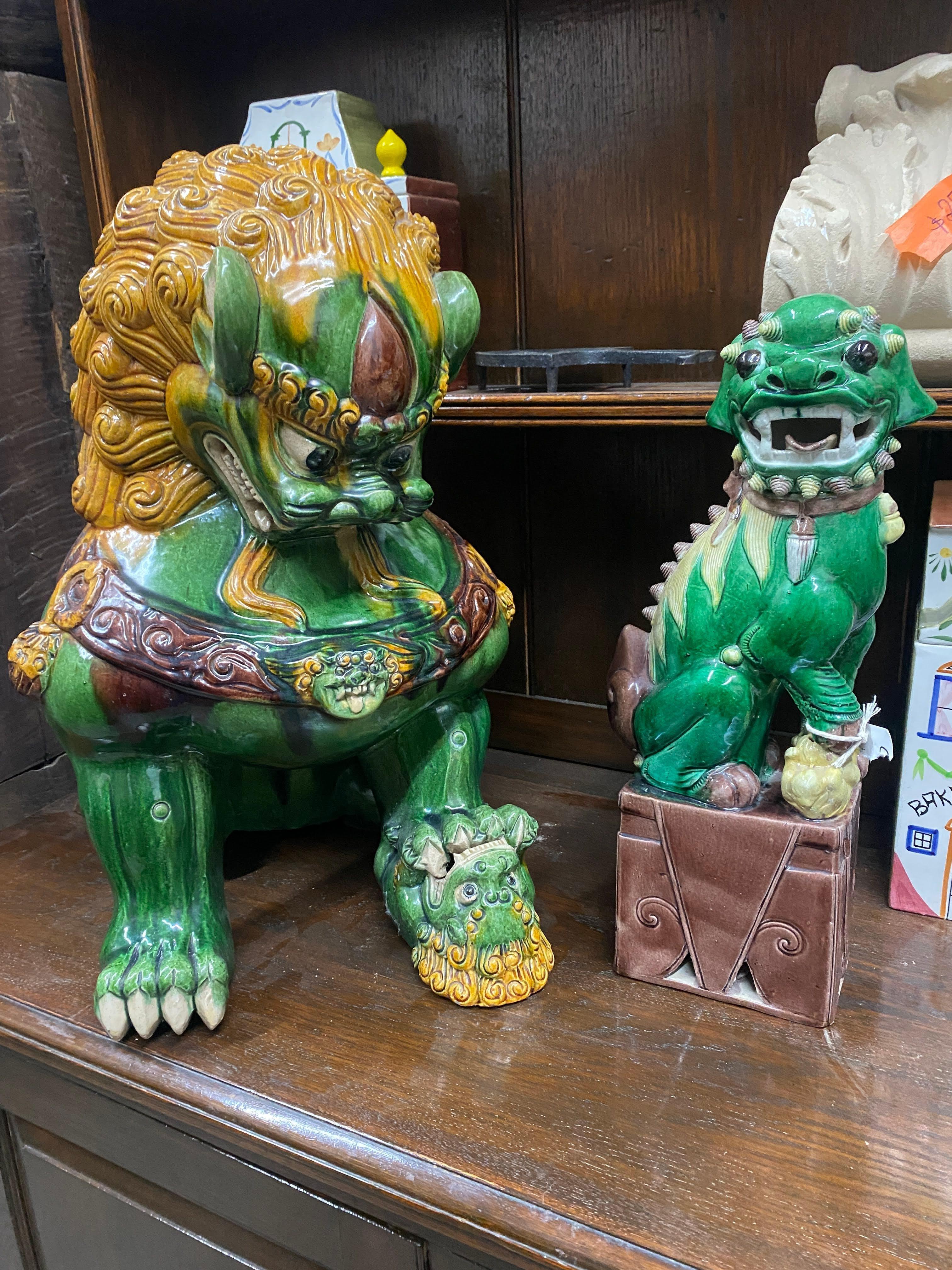 Antiker großer chinesischer Shanxi-glasierter Keramik- Foo-Hunde aus Keramik im Angebot 6