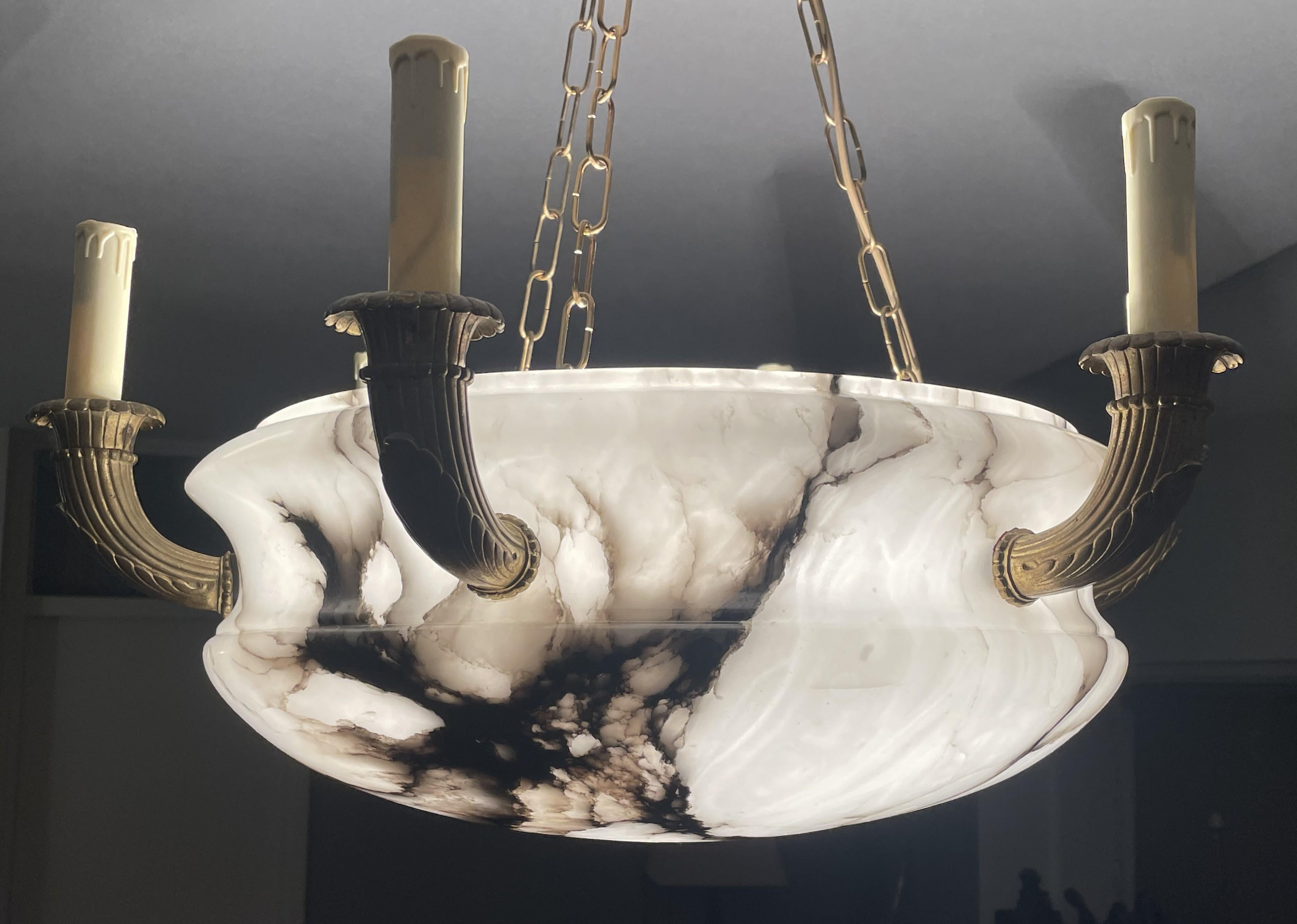 Antique & Large Classical Revival Alabaster & Gilt Bronze Chandelier / Pendant In Good Condition In Lisse, NL