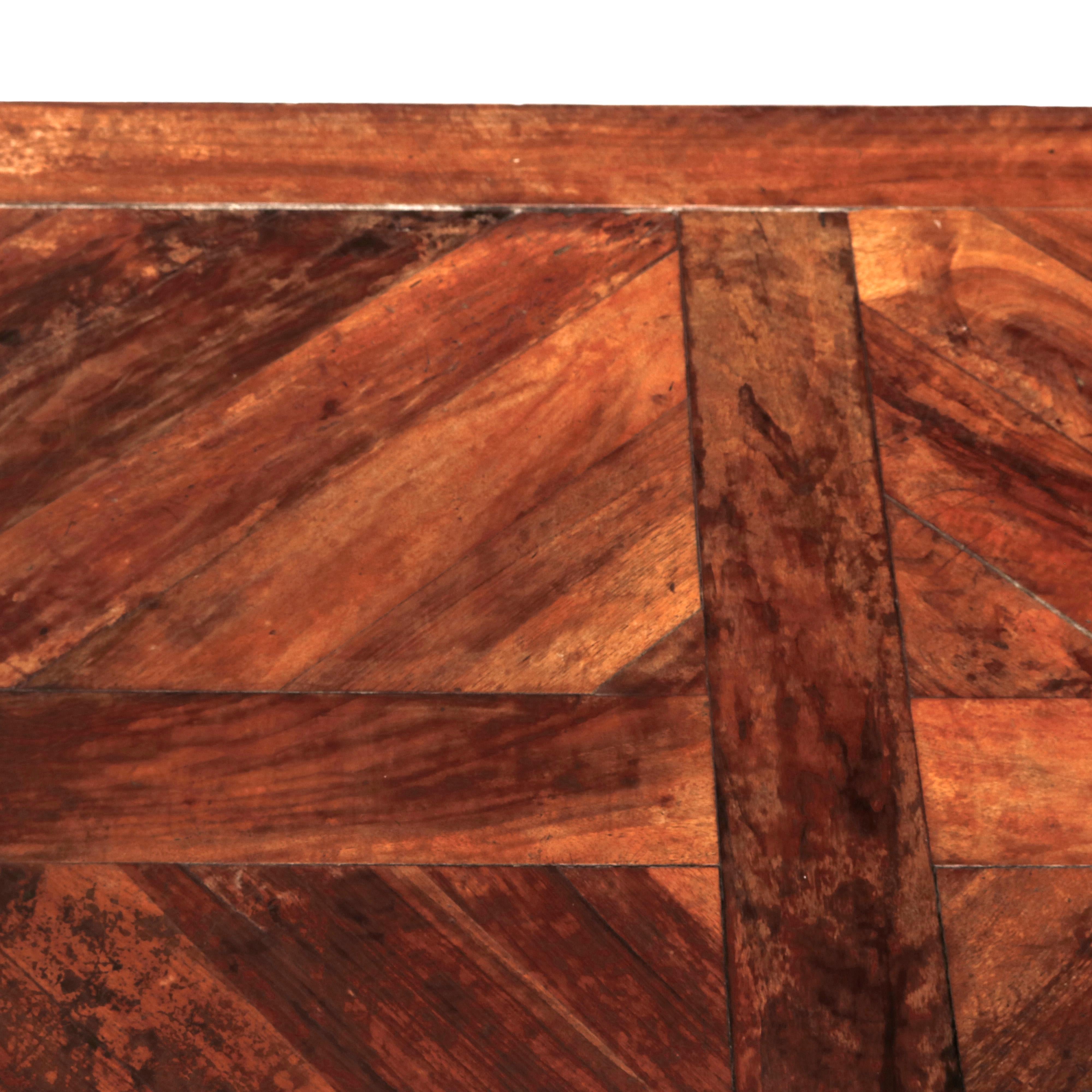Large Continental Parquetry Inlaid Walnut Draw-Top Dining Table, circa 1900 4