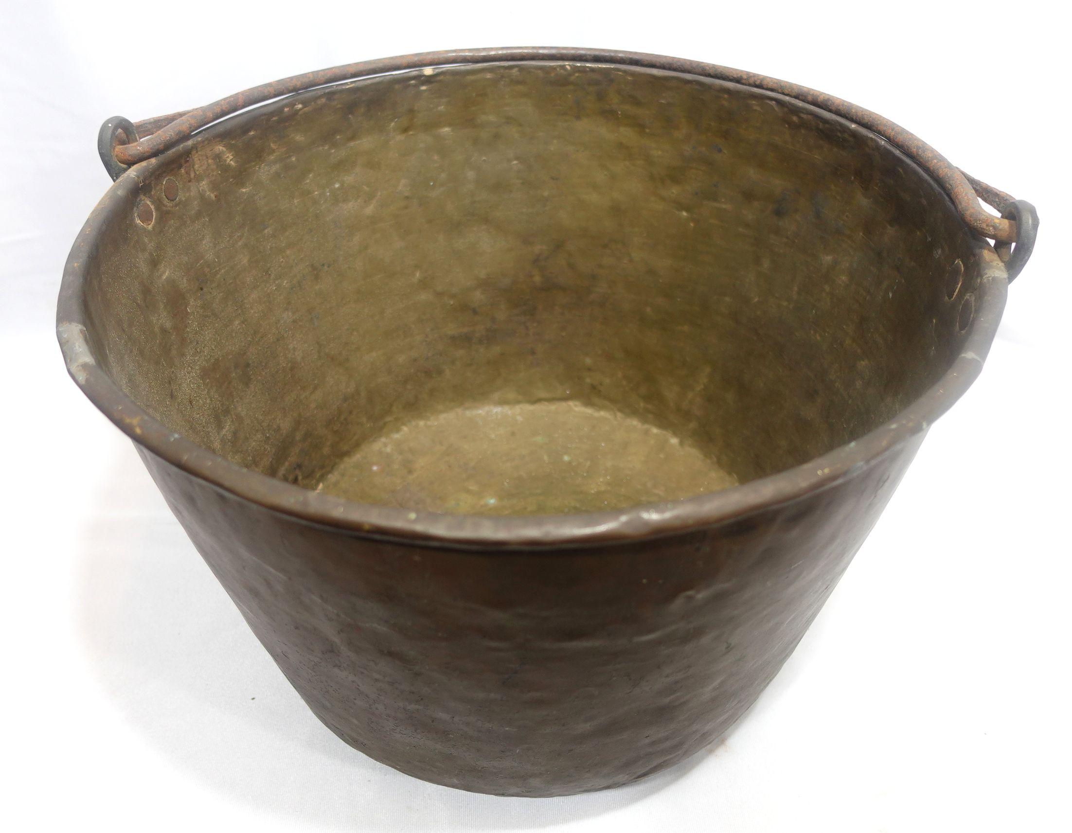 English Antique Large Copper Handled Bucket (12-CB2) For Sale