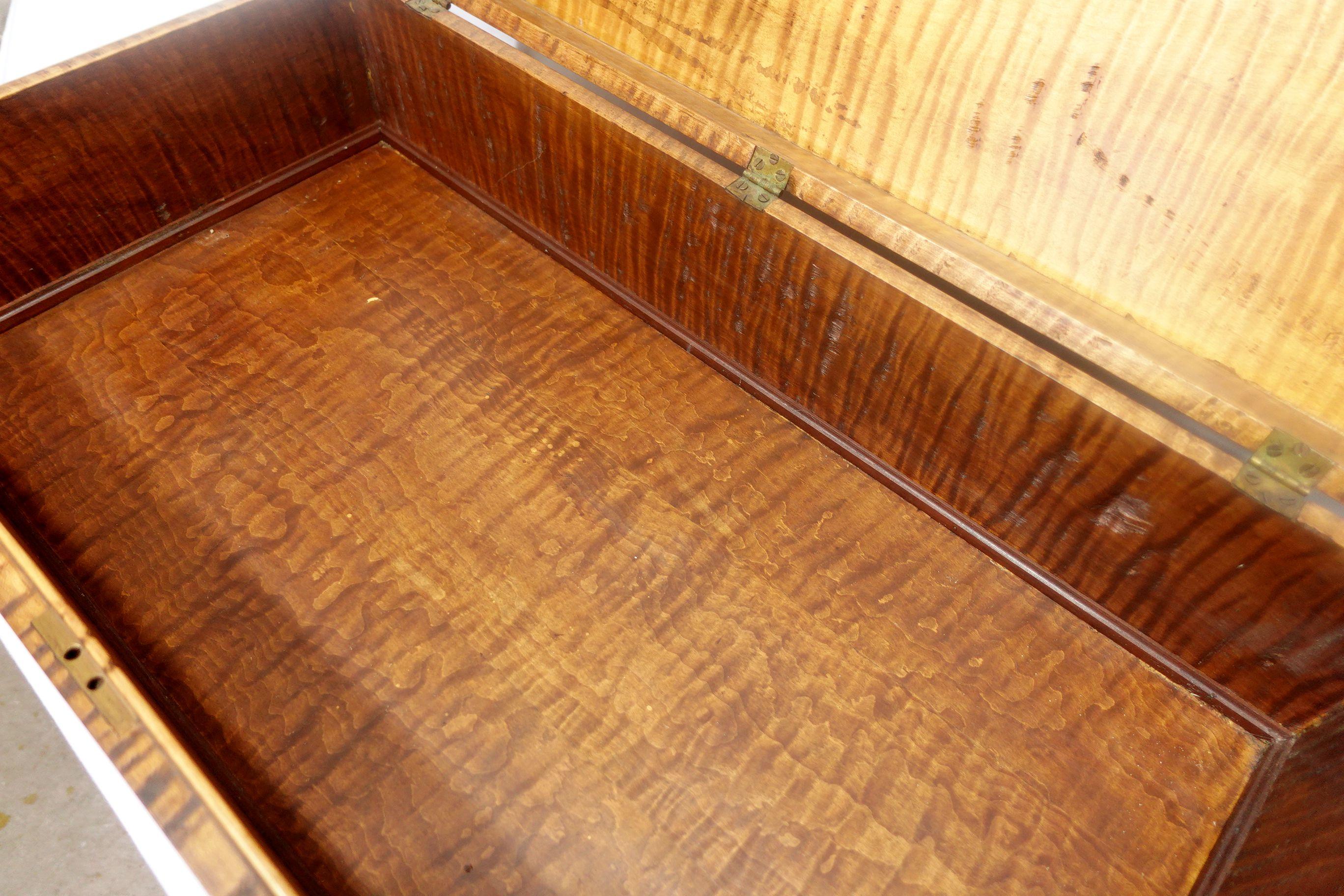 Antique Large Country Tiger Maple Lift-Top Box RB#01 In Good Condition For Sale In Norton, MA