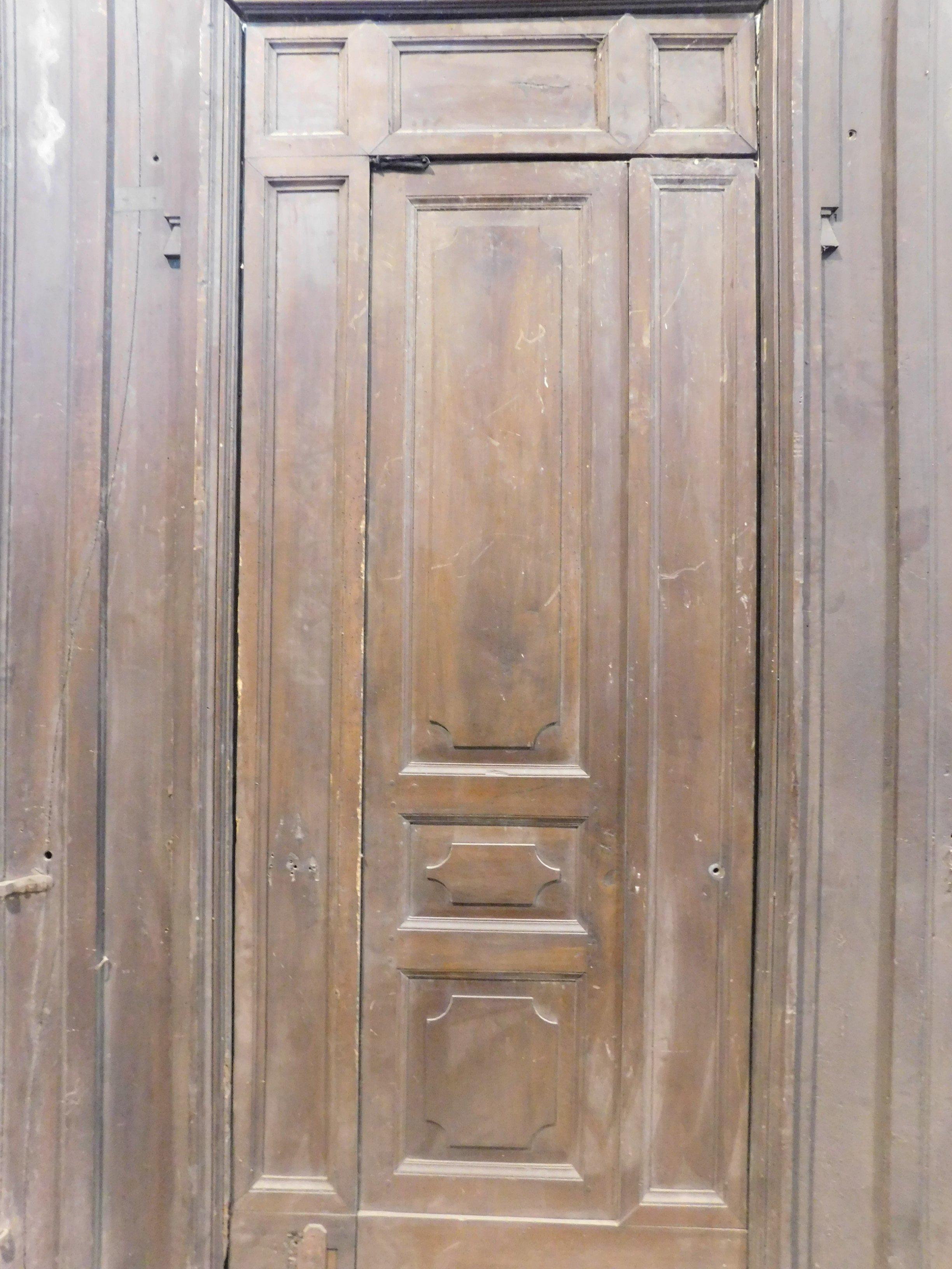 Antike große Tür aus braunem Nussbaumholz:: kleine Innentür:: 1800:: Italien im Angebot 3