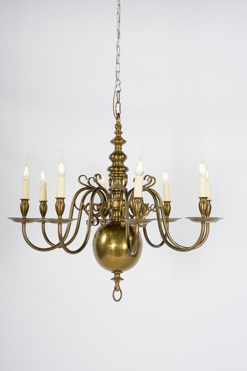 Antique large Dutch or Flemish patinated brass 8 light electric chandelier For Sale 1