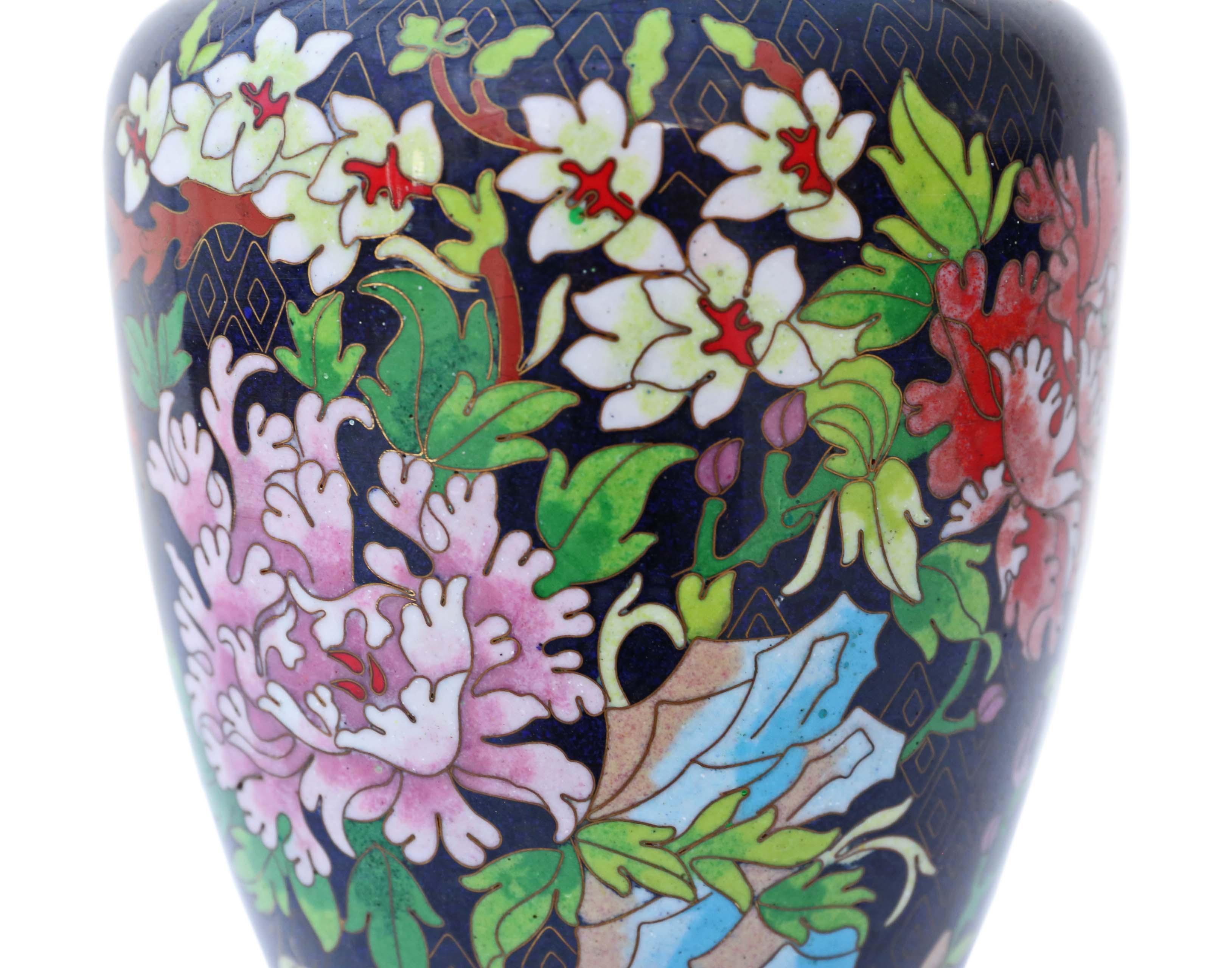 Antique Large Early 20th Century Oriental Cloisonné Vase In Good Condition In Wisbech, Cambridgeshire