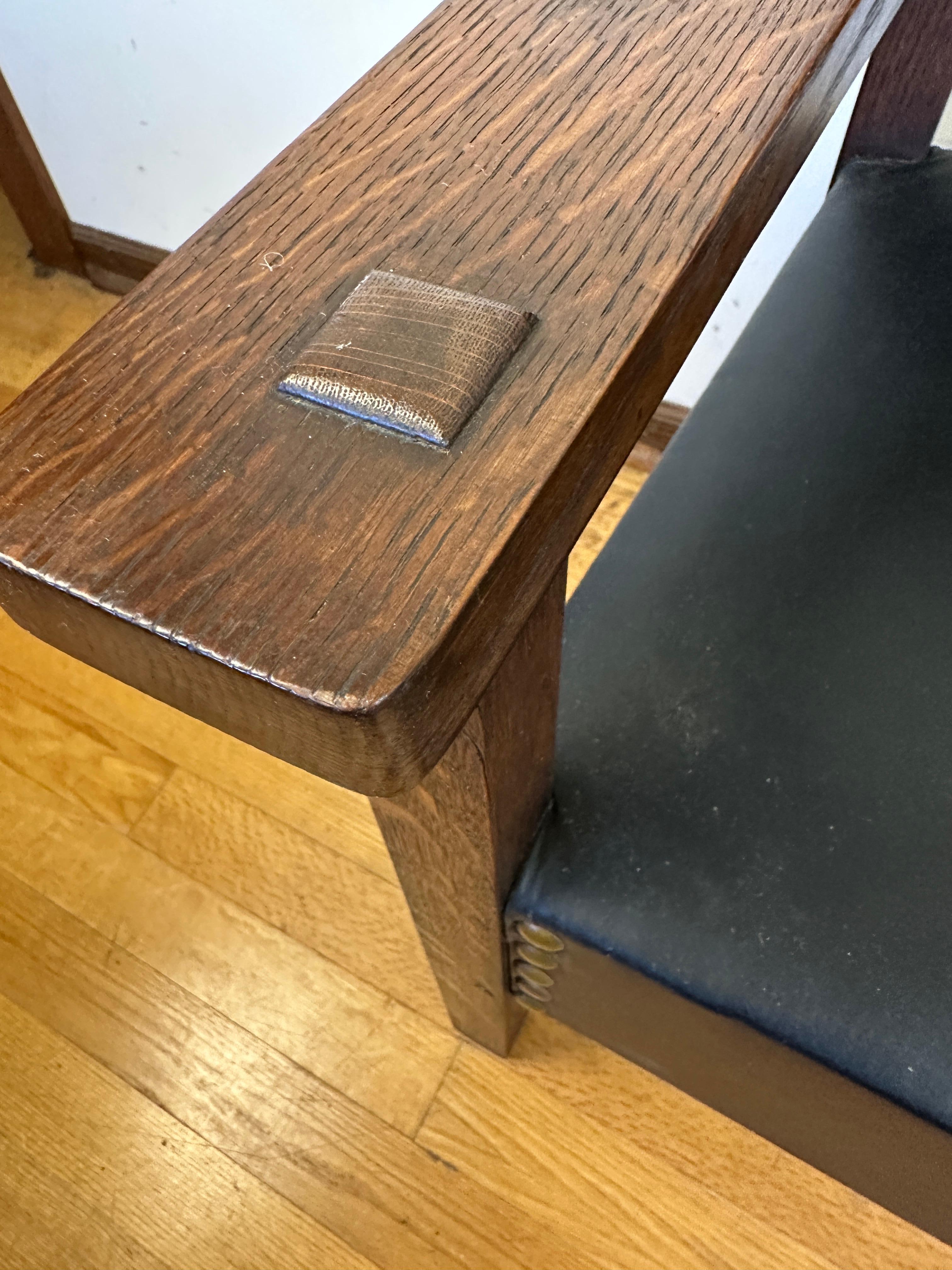 Ancienne chaise Stickley LG Early L&JG avec assise en cuir, modèle n°388    MUST SELL en vente 1