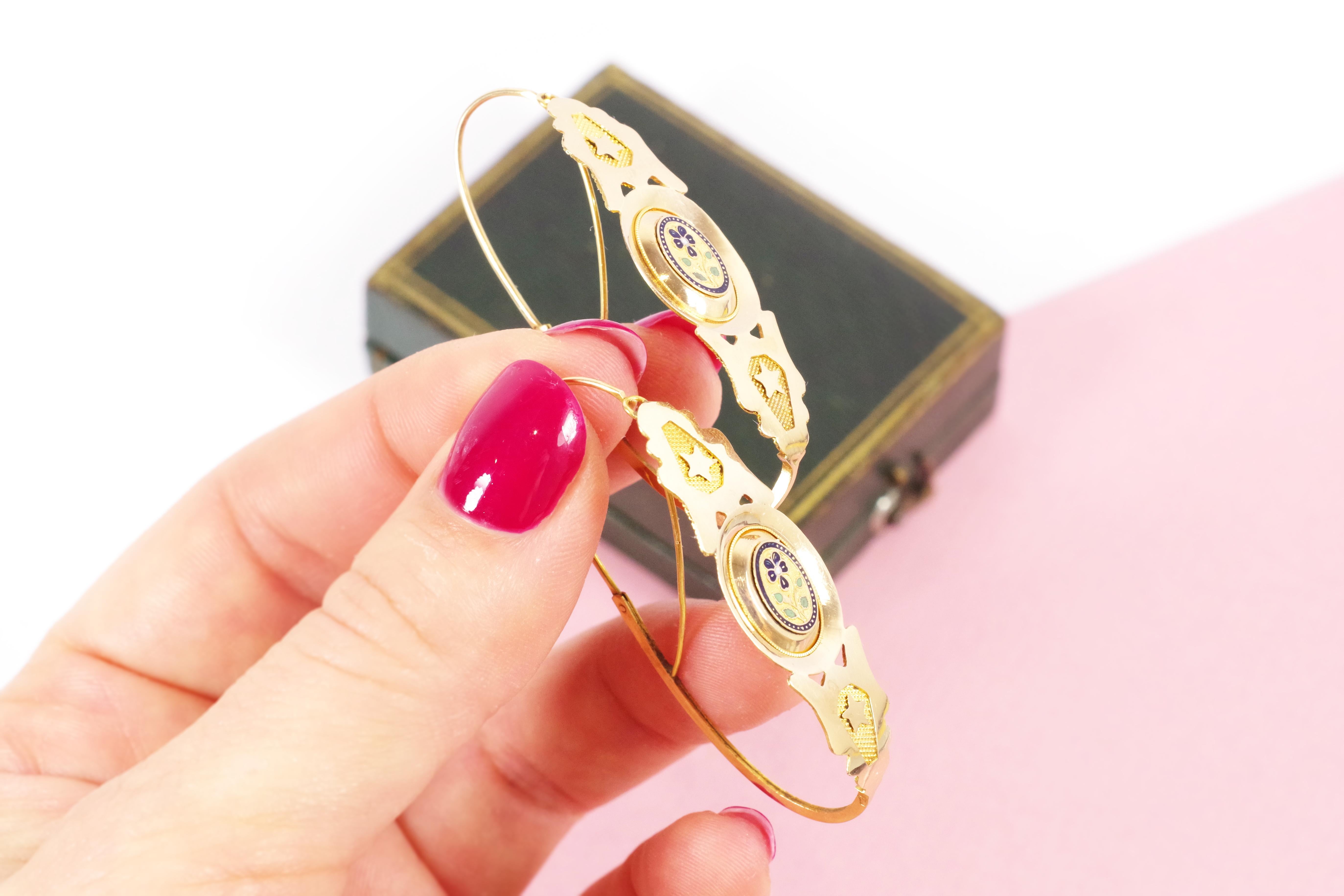 Antique large earrings in 18k gold, enamelled poissardes earrings, France For Sale 2