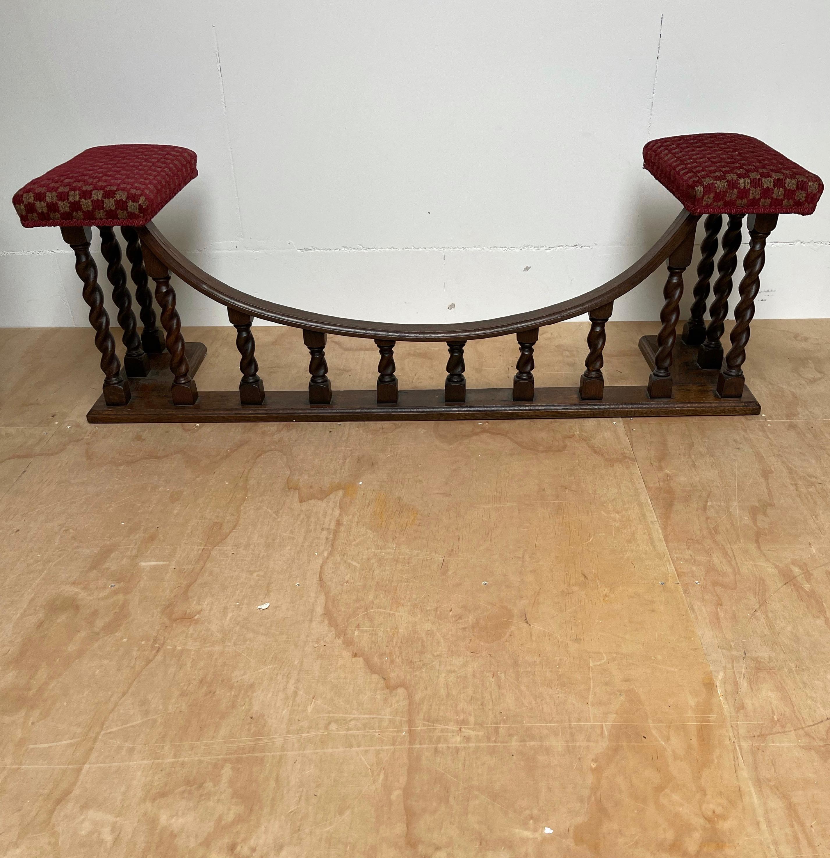 Antique & Large English Barley Twist Oak & Fabric Fireplace Fender Seat, 1880s 8