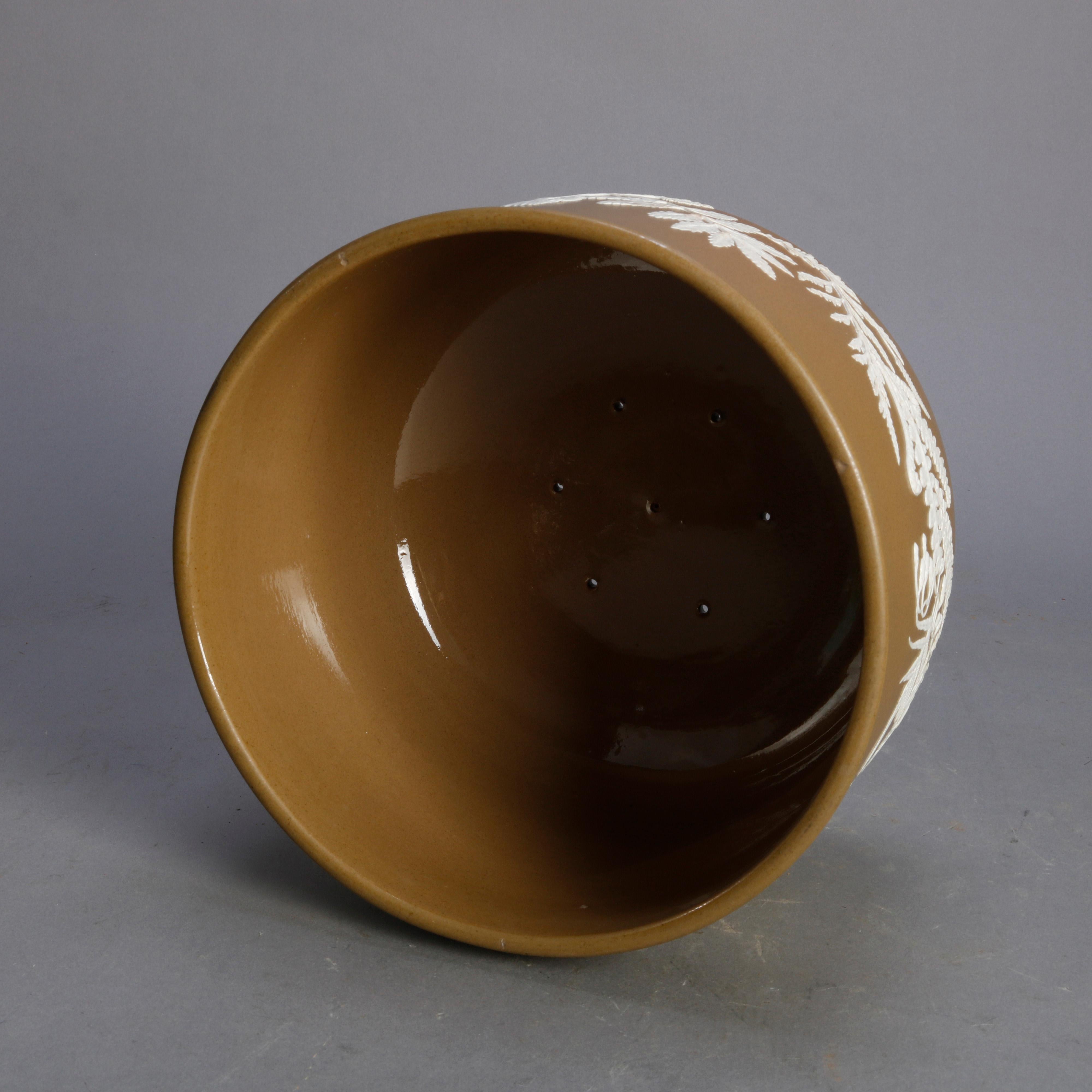 Antique Large English Brown Jasperware Fern Decorated Cheese Dome and Plate In Good Condition In Big Flats, NY