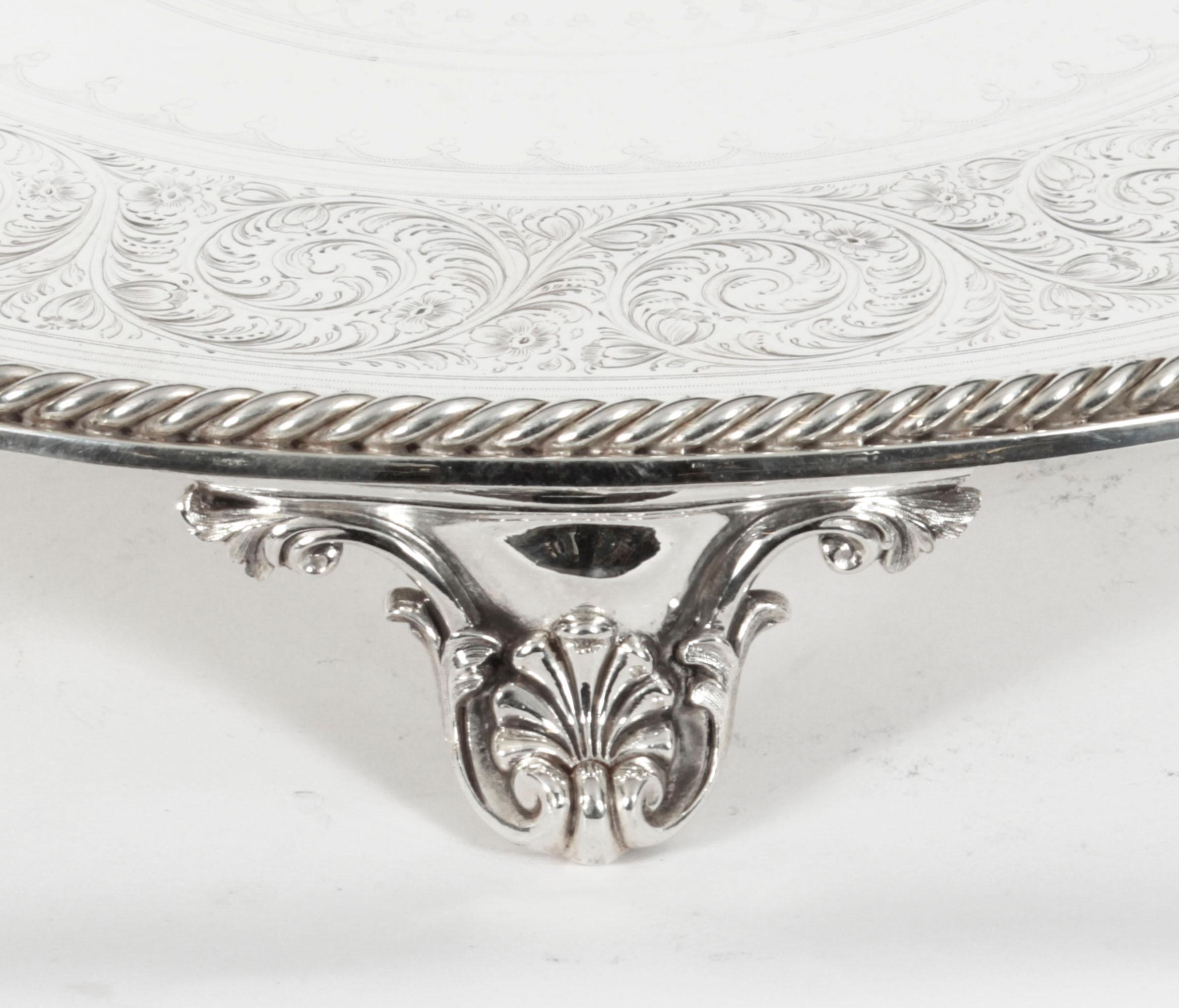 Antique Large English Victorian Silver Plated Salver 19th Century In Good Condition For Sale In London, GB
