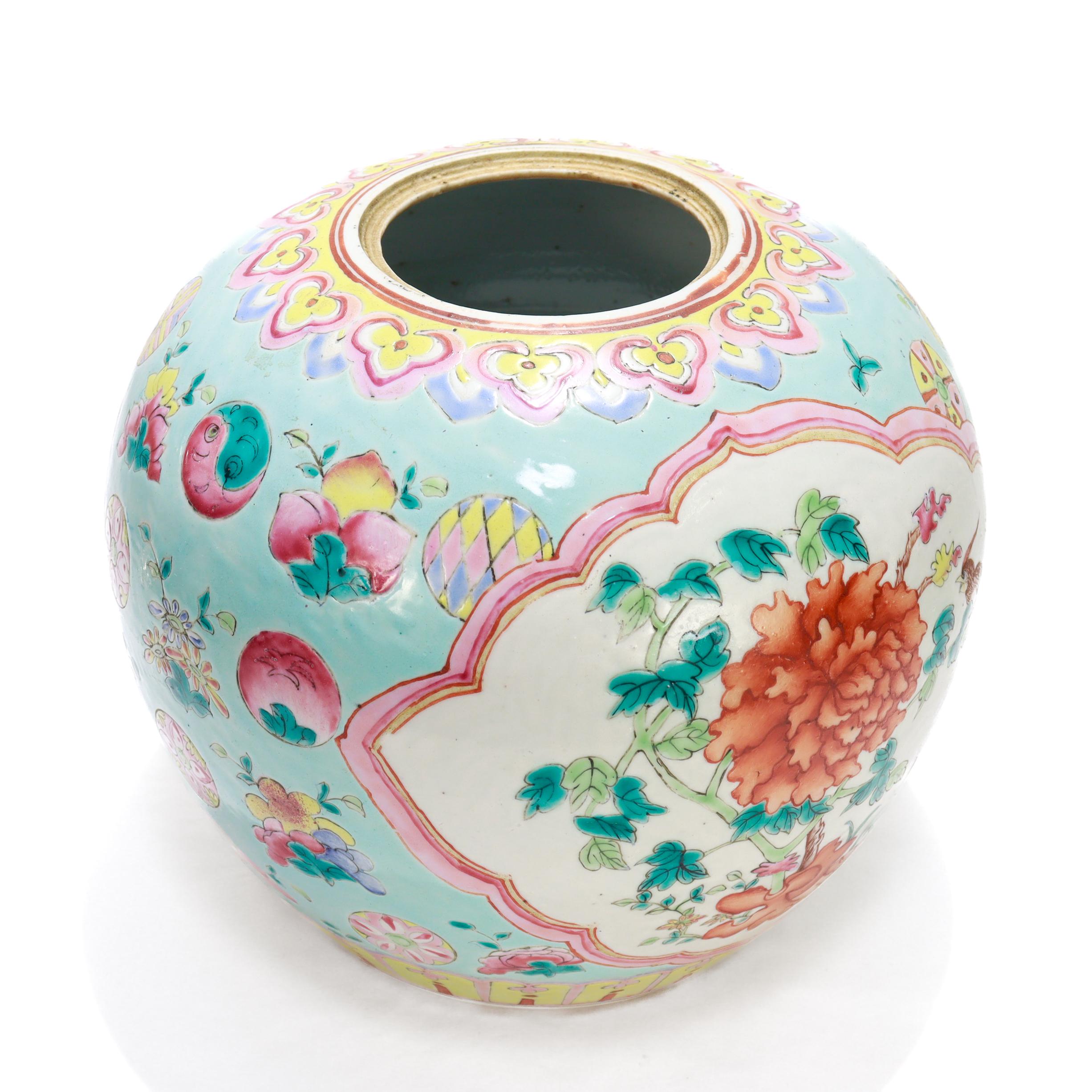 Antique Large Famille Rose Chinese Porcelain Ginger Jar / Bojan with Lid en vente 4