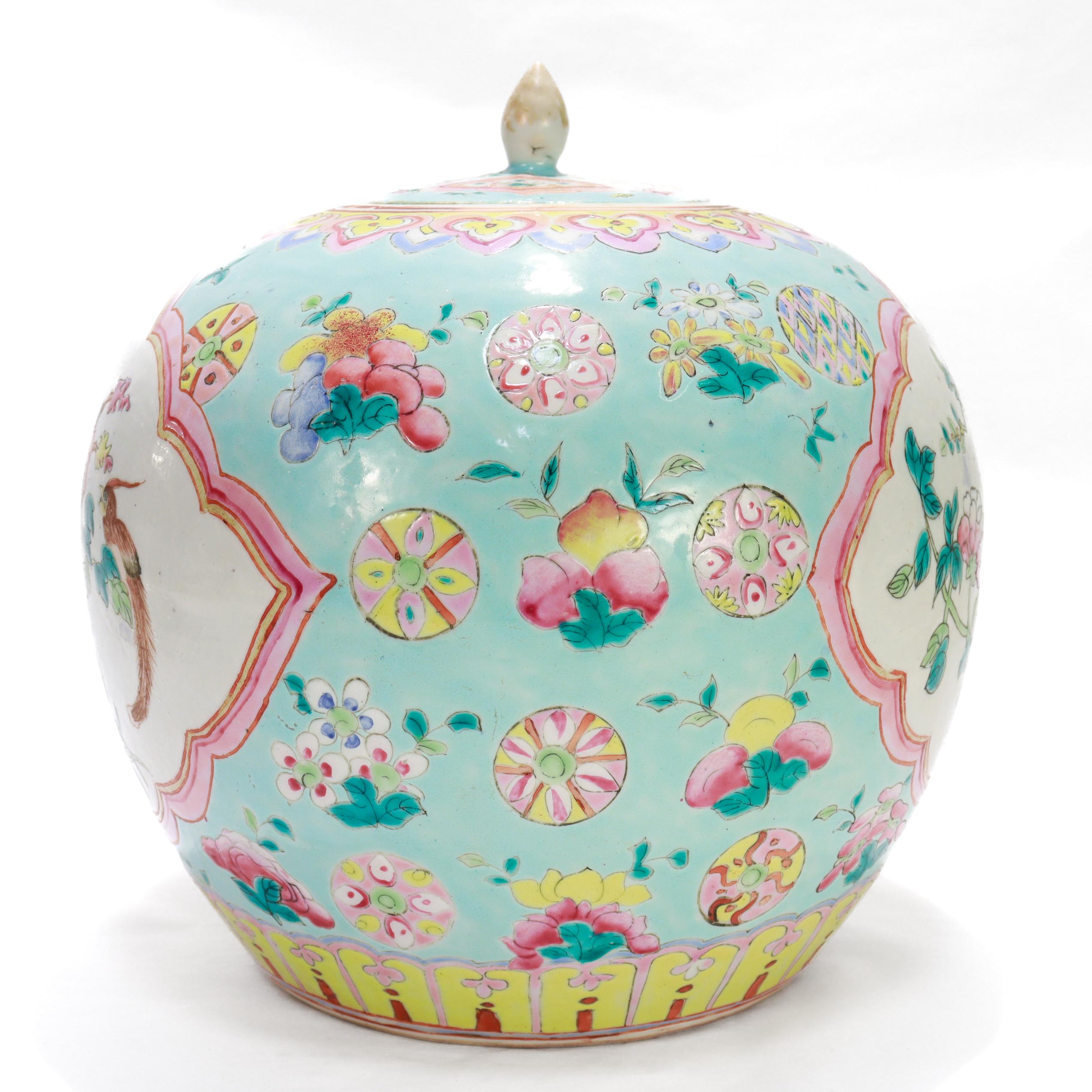 Antique Large Famille Rose Chinese Porcelain Ginger Jar / Bojan with Lid Bon état - En vente à Philadelphia, PA