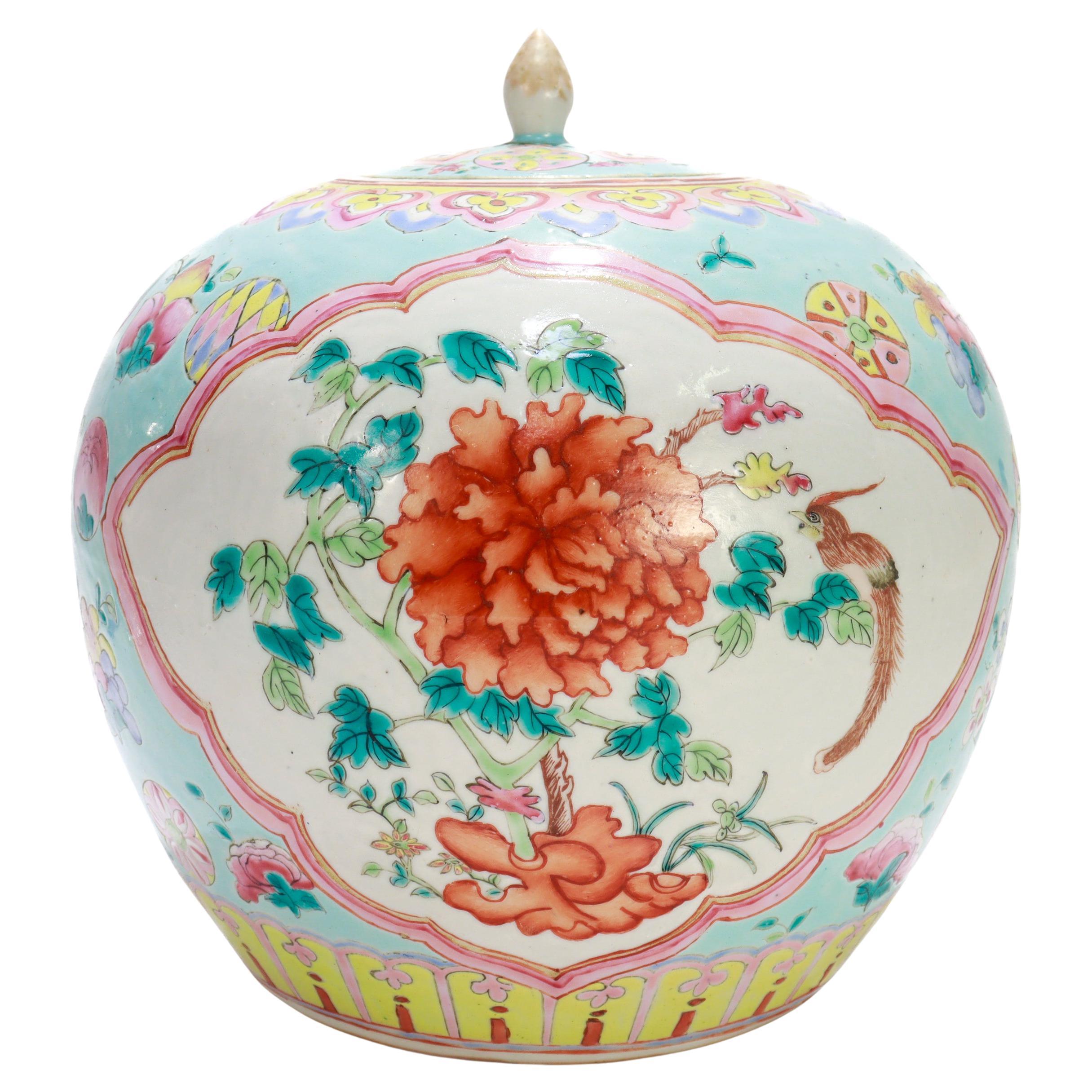 Antique Large Famille Rose Chinese Porcelain Ginger Jar / Bojan with Lid en vente