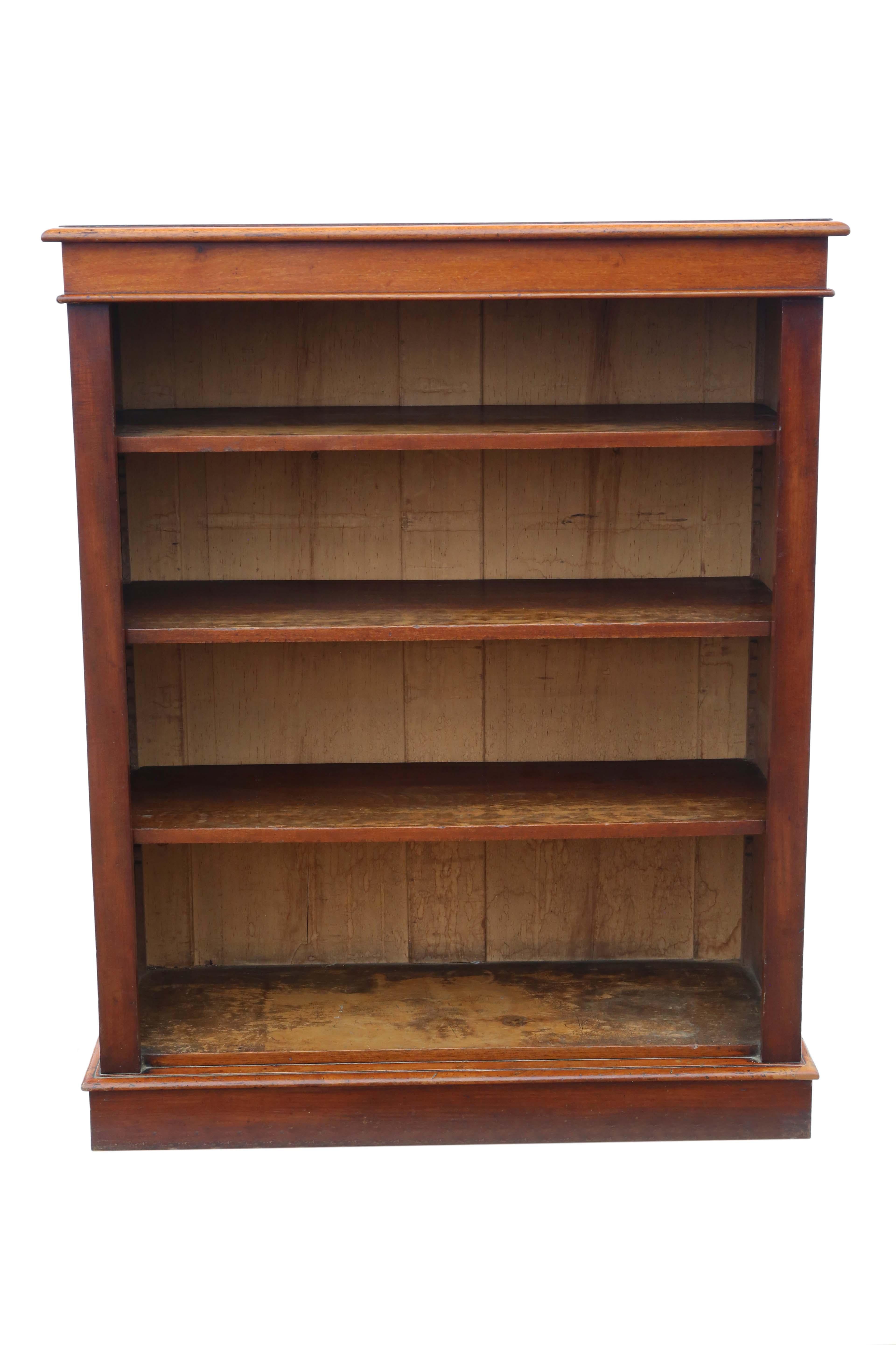 Antique large fine quality 19th Century mahogany adjustable bookcase.

This is a lovely quality bookcase, that is full of age, charm and character.

Solid, with no loose joints and no woodworm.

Would look amazing in the right location!

Overall
