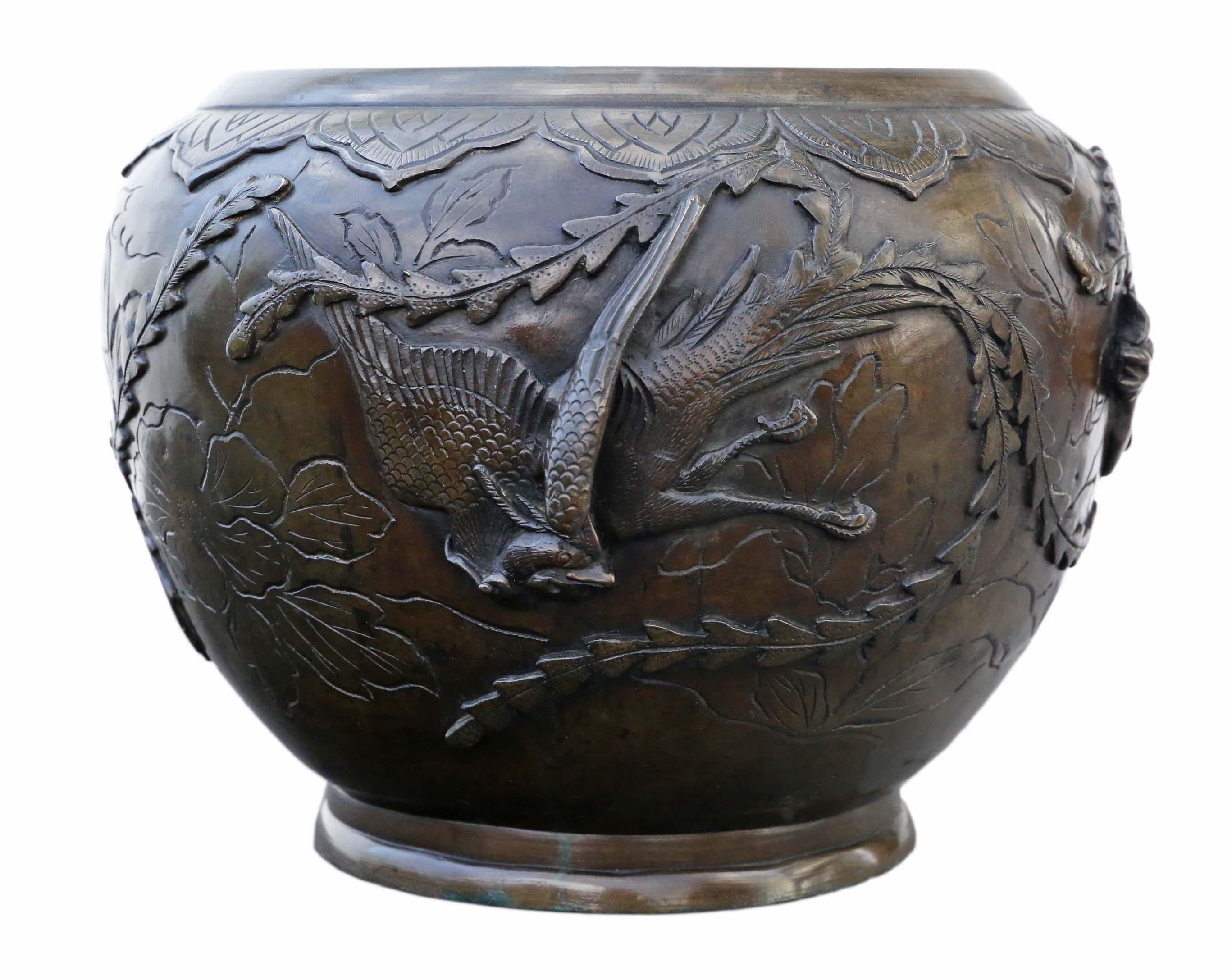 Antique large fine quality Oriental Japanese bronze Jardinière planter bowl censor Meiji Period 19th Century.

Would look amazing in the right location and make a fabulous centre piece. Great colour and patina.

Overall maximum dimensions: 26cm