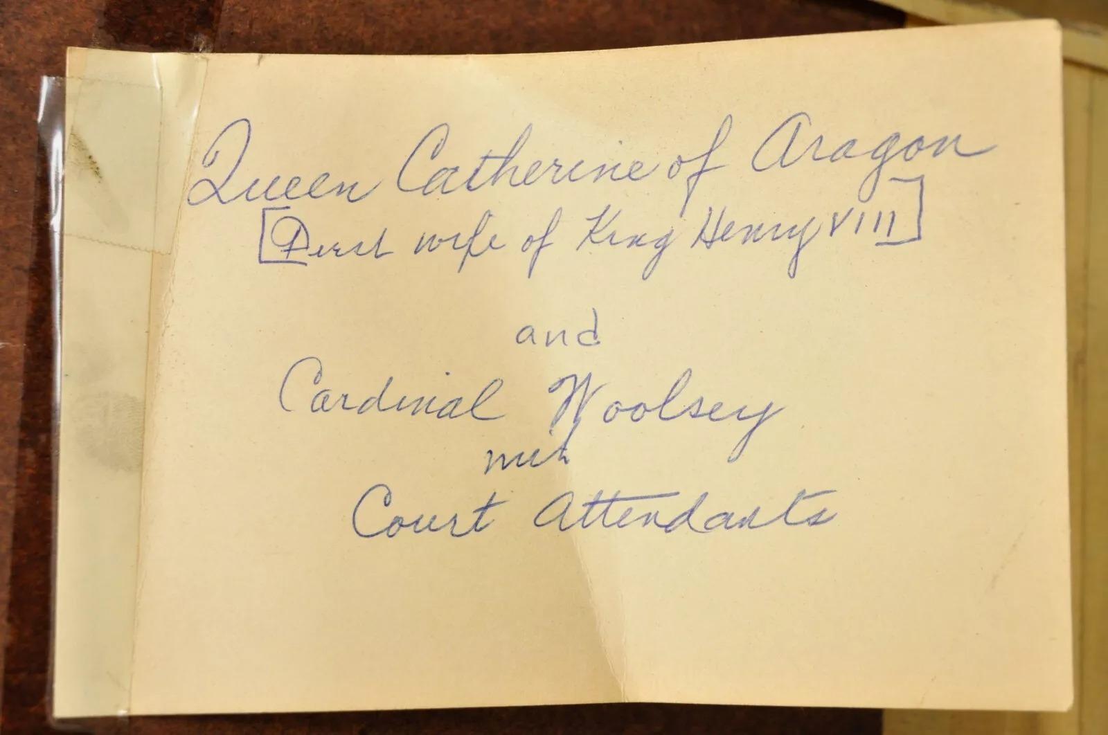 Autre Antique tapisserie encadrée « Catherine d'Aragon et Cardinal Wolsey » en vente