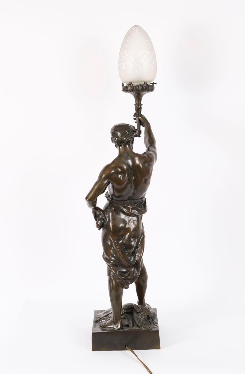 Antique French Large Bronze Lamp of 'Gloire Et Fortune' XIX secolo in vendita 6
