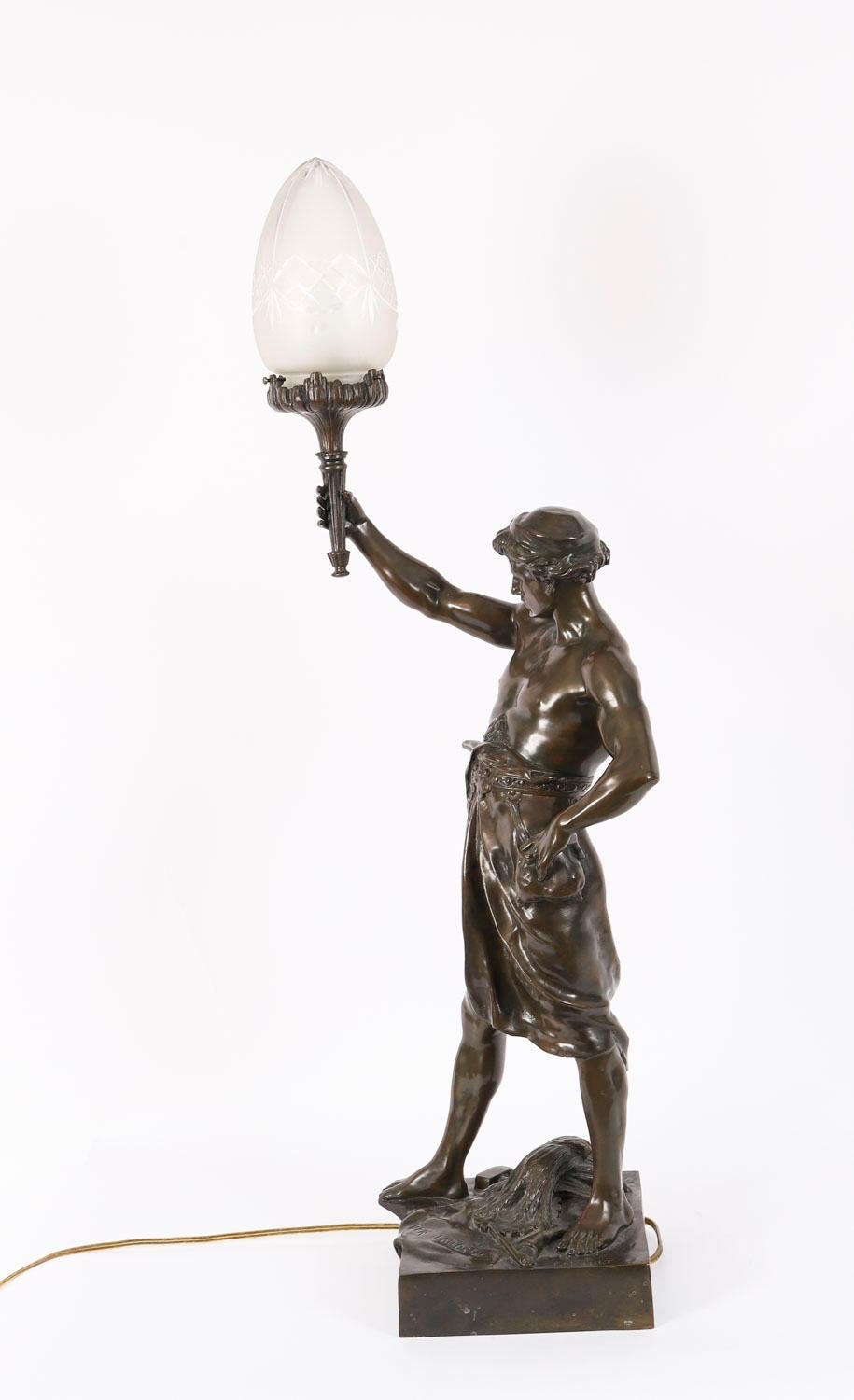 Antique French Large Bronze Lamp of 'Gloire Et Fortune' XIX secolo in vendita 7