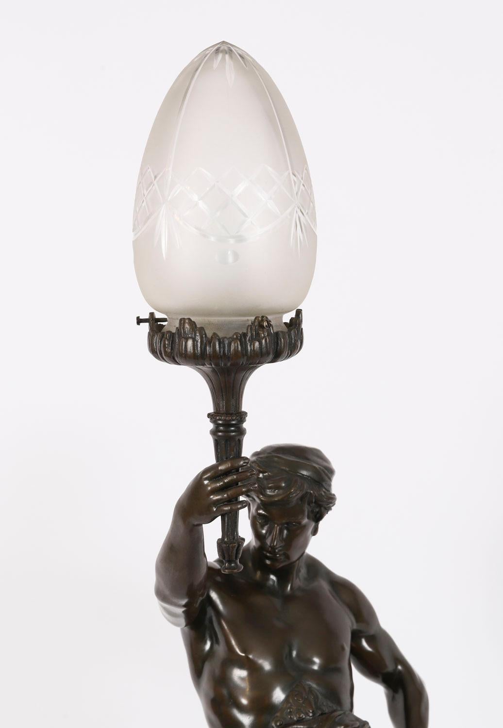 XX secolo Antique French Large Bronze Lamp of 'Gloire Et Fortune' XIX secolo in vendita