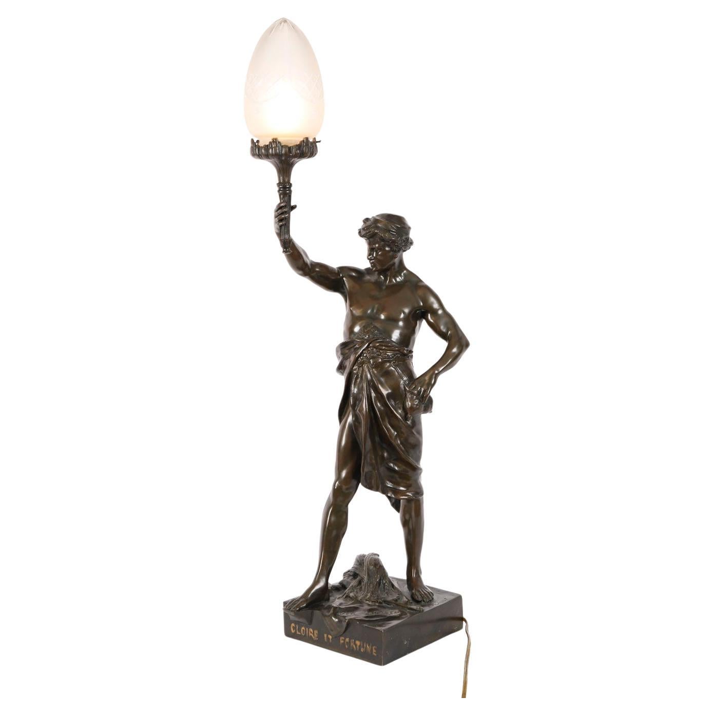 Antique French Large Bronze Lamp of 
Gloire Et Fortune
 XIX secolo