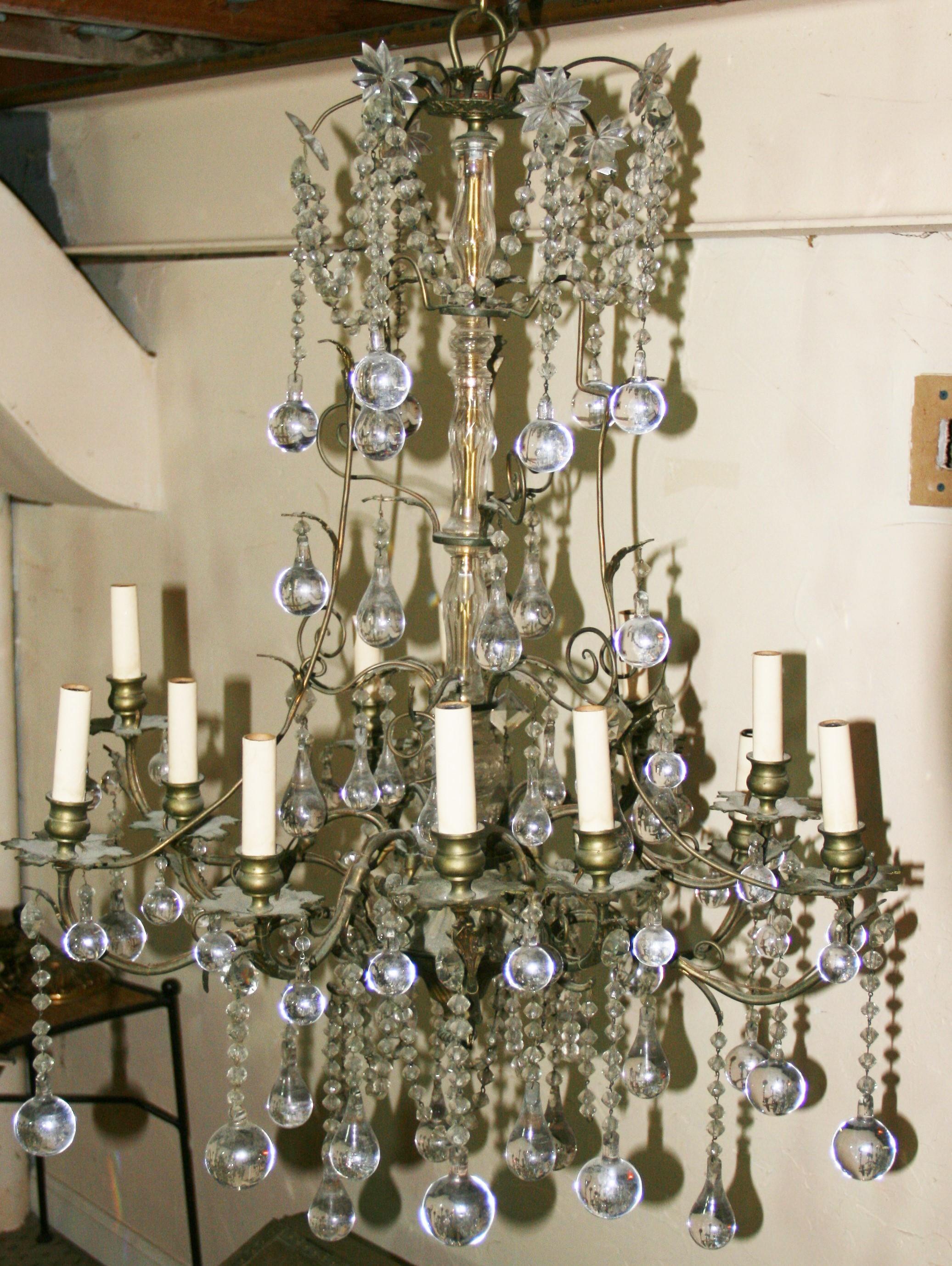 Antique French Crystal and Brass Ten Light, grand luminaire en cristal et laiton  Lustre Bon état - En vente à Douglas Manor, NY