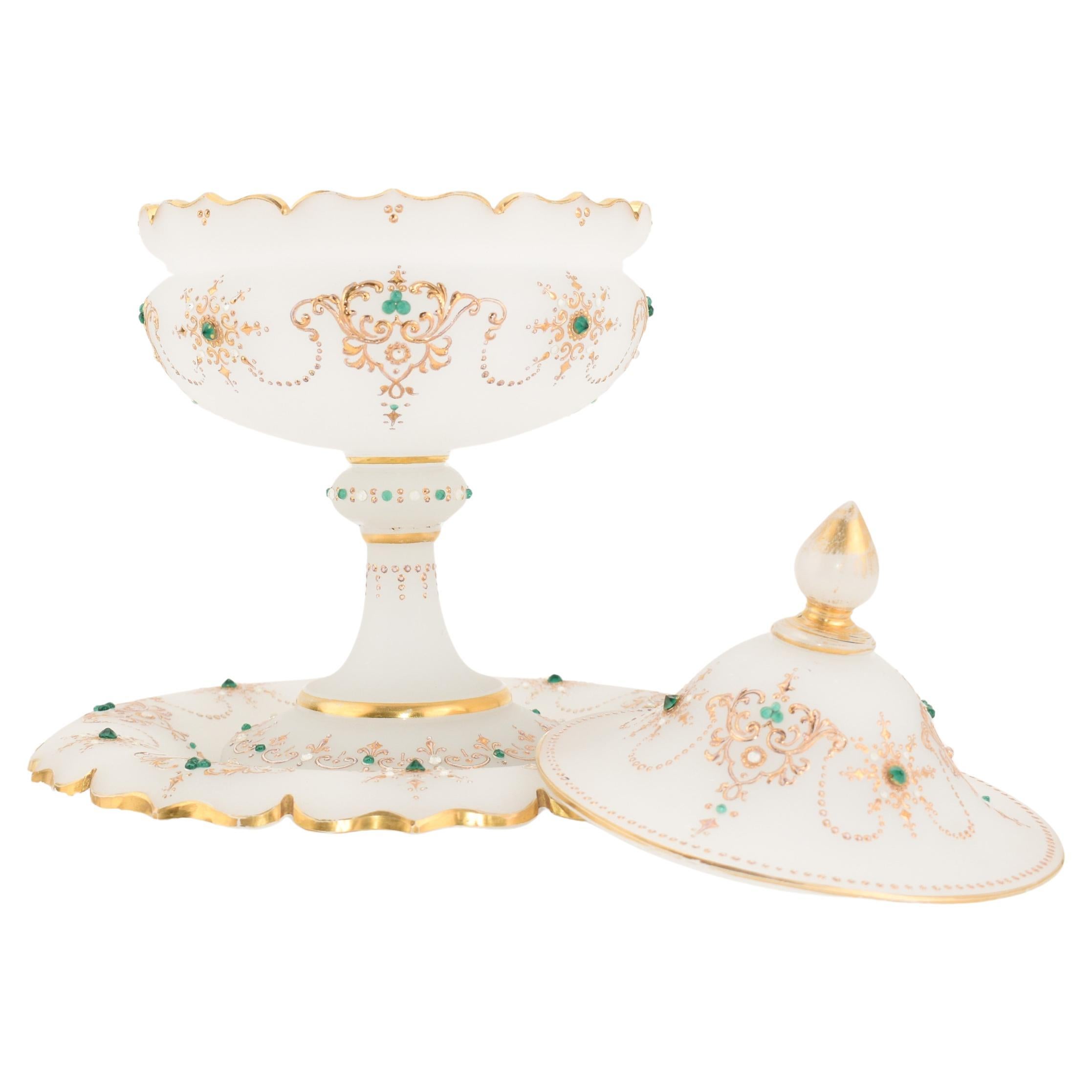 Smalto Antique French Opaline Milk Bowl, grande centrotavola in vetro dorato, XIX secolo in vendita