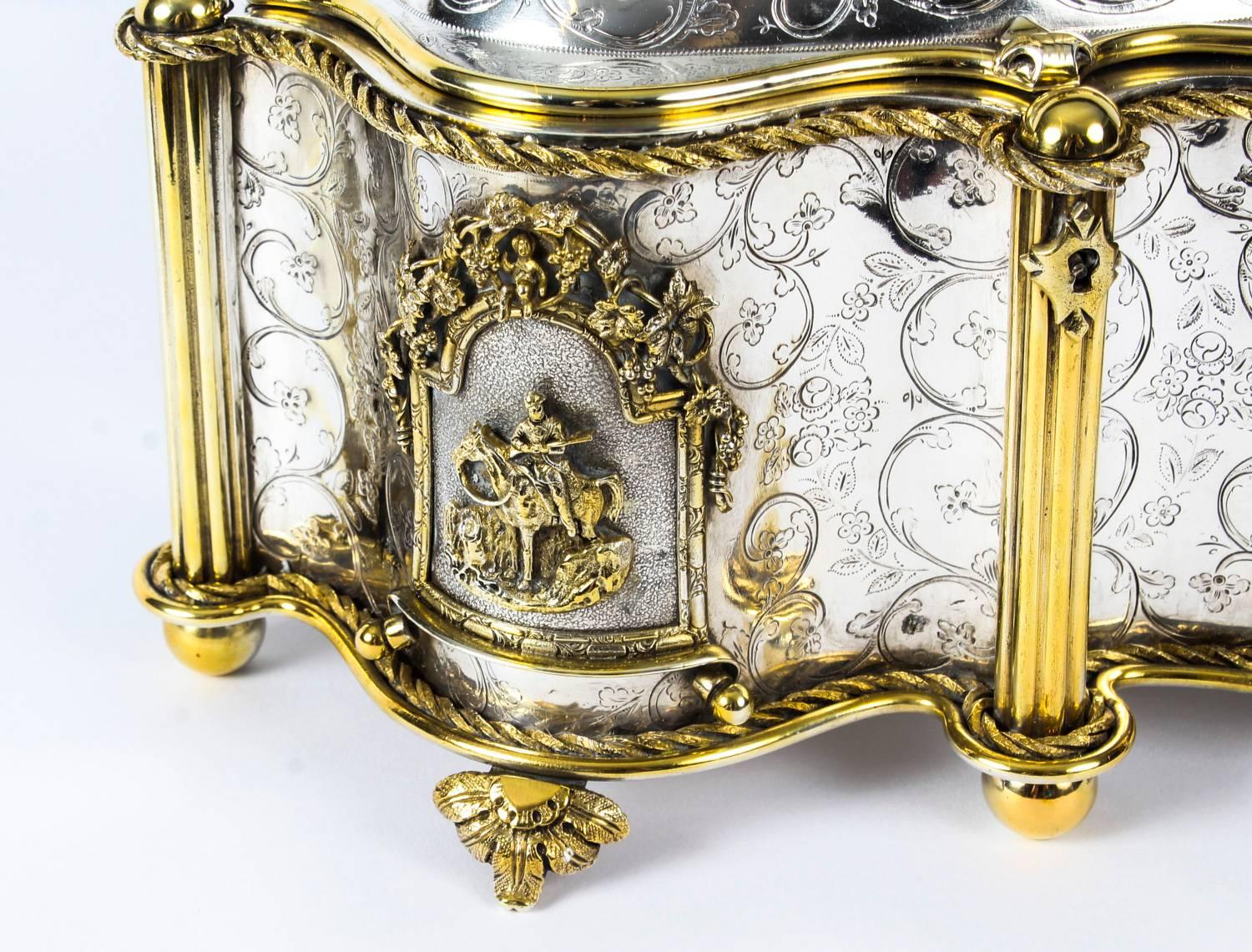 Antique Large French Gold and Silver Plated Oval Casket 19th Century 1